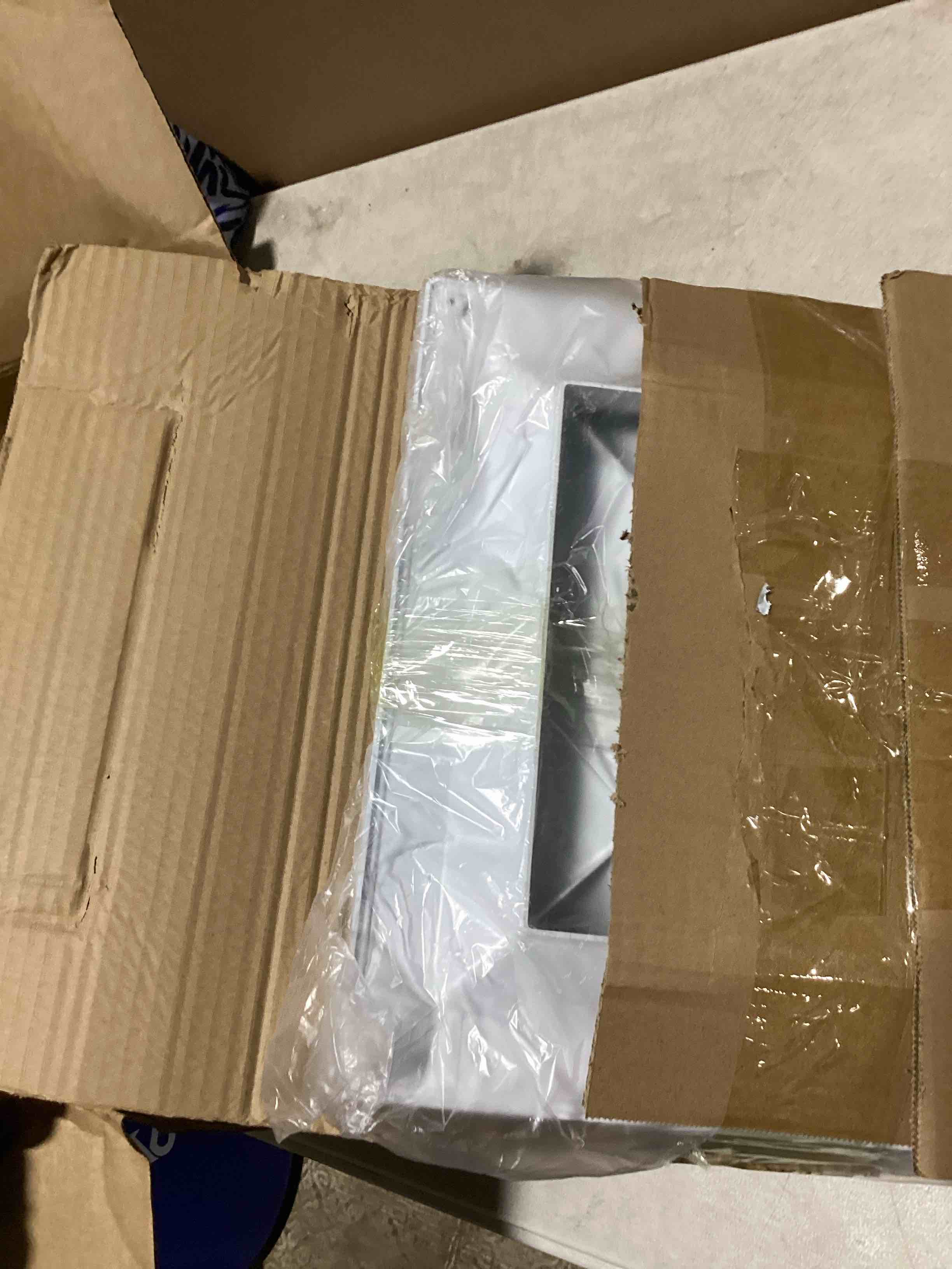 https://s3.amazonaws.com/lotting-images-prod/bidfta/TEA2180343_1750434873273.jpeg
