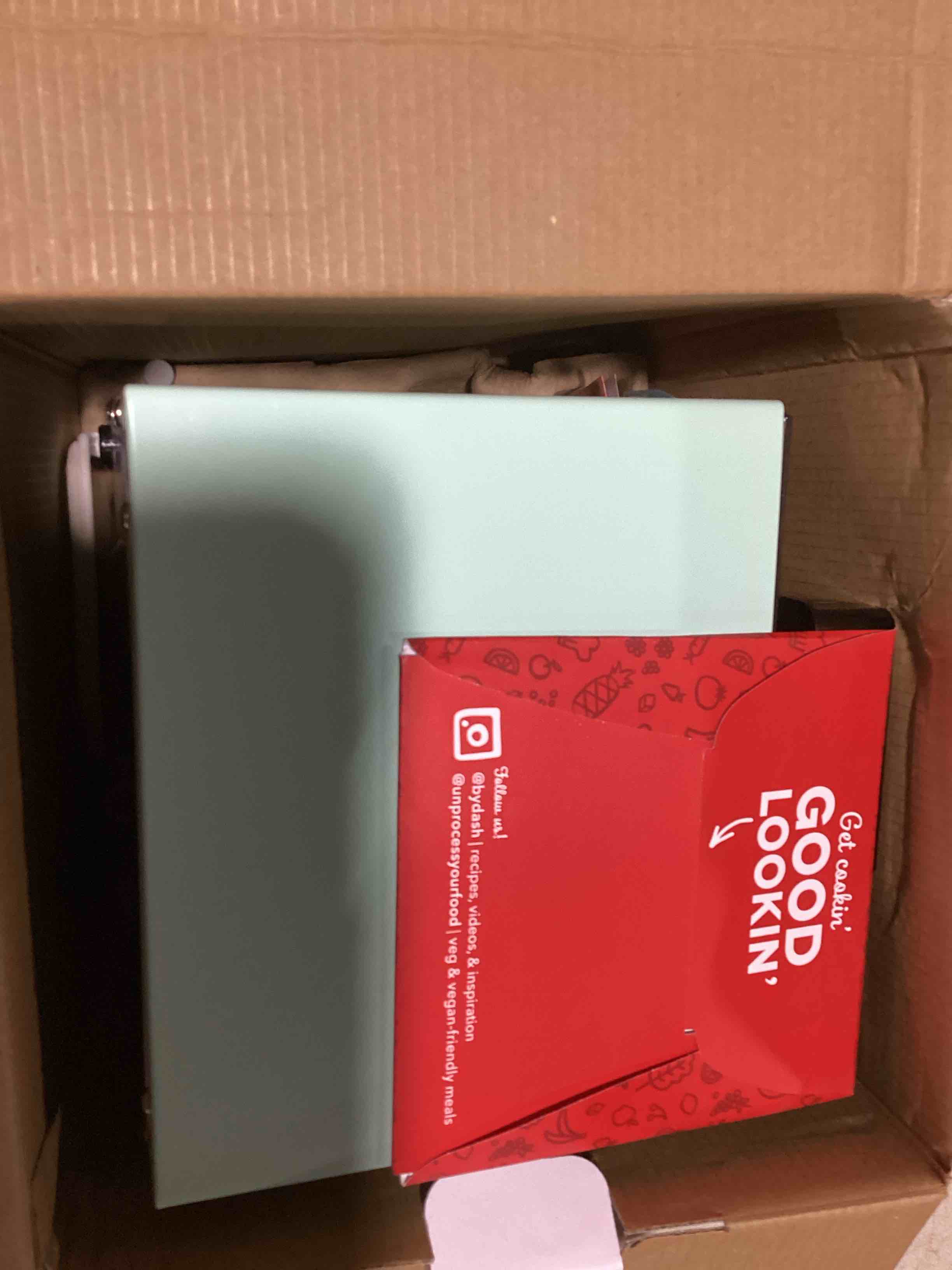 https://s3.amazonaws.com/lotting-images-prod/bidfta/TEA2180511_1750698476153.jpeg