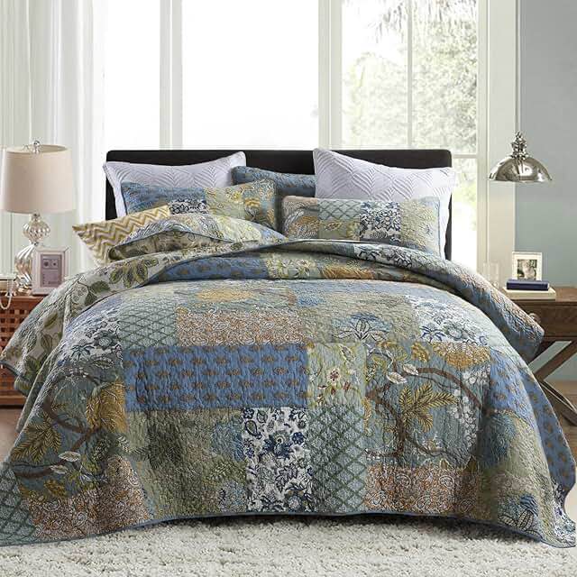 SIMILAR TO STOCK PHOTO UNKNOWN SIZE quilt