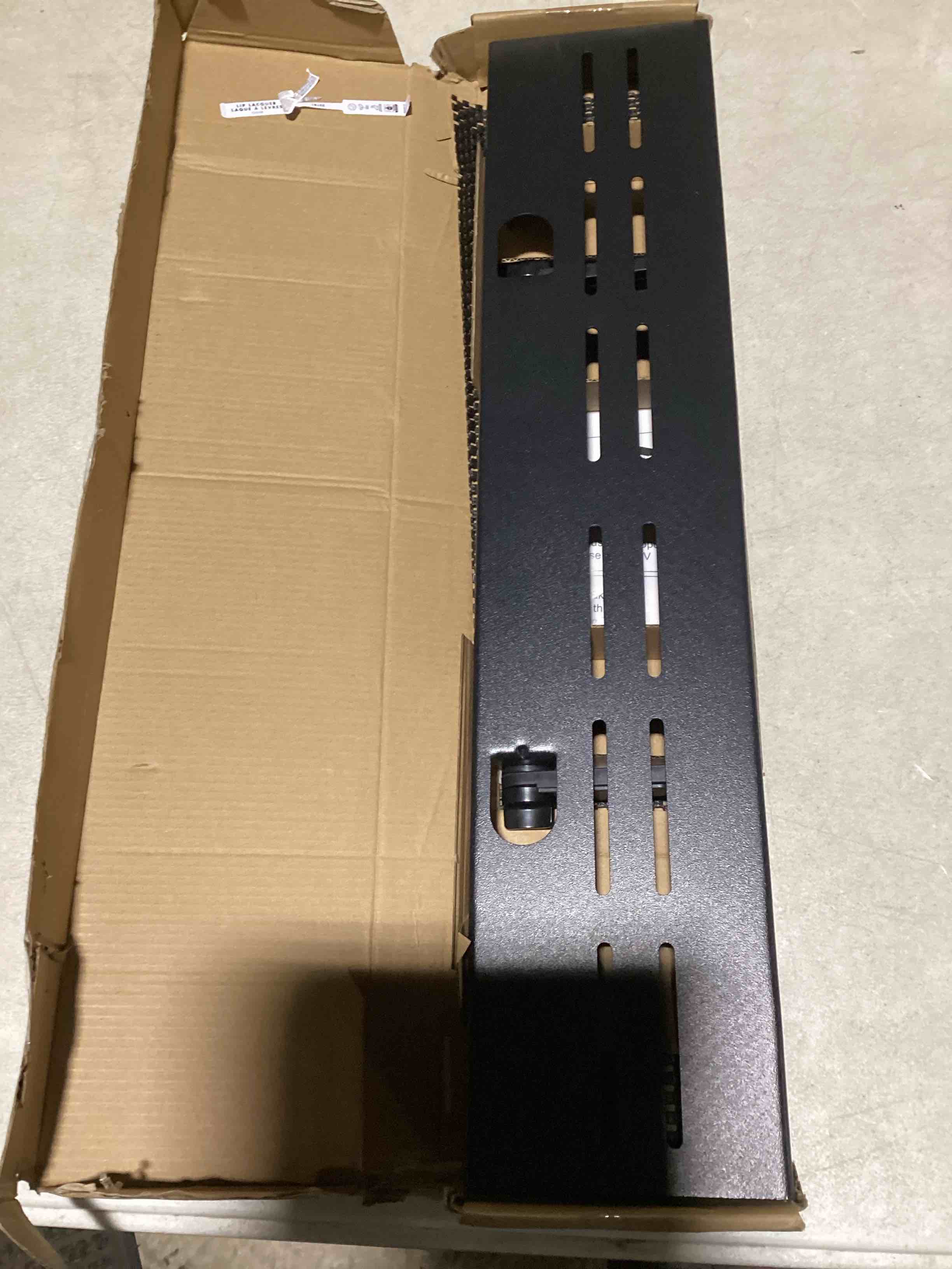 https://s3.amazonaws.com/lotting-images-prod/bidfta/TEA2181738_1751989329771.jpeg