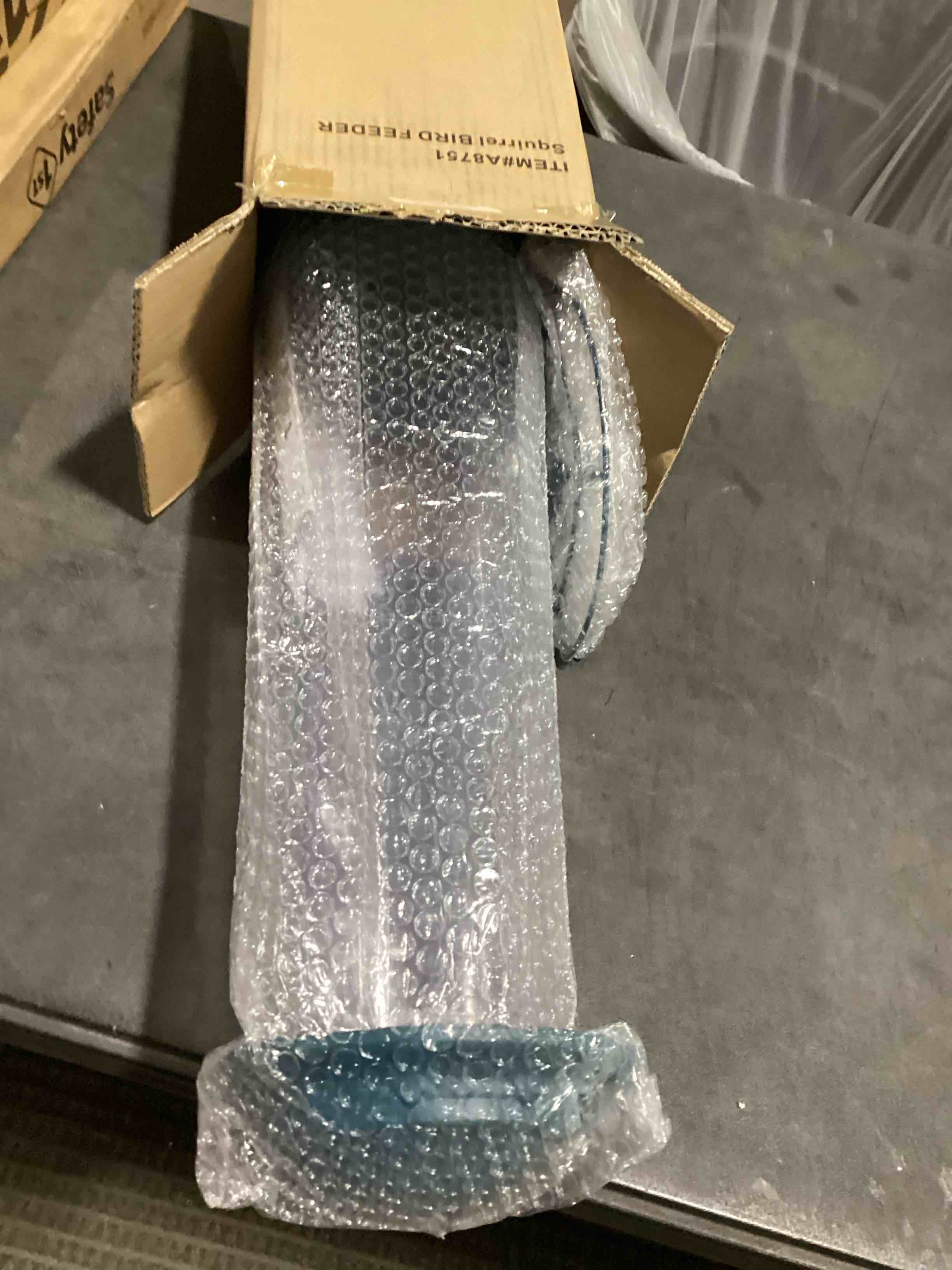 https://s3.amazonaws.com/lotting-images-prod/bidfta/TEA2182117_1745416387228.jpeg