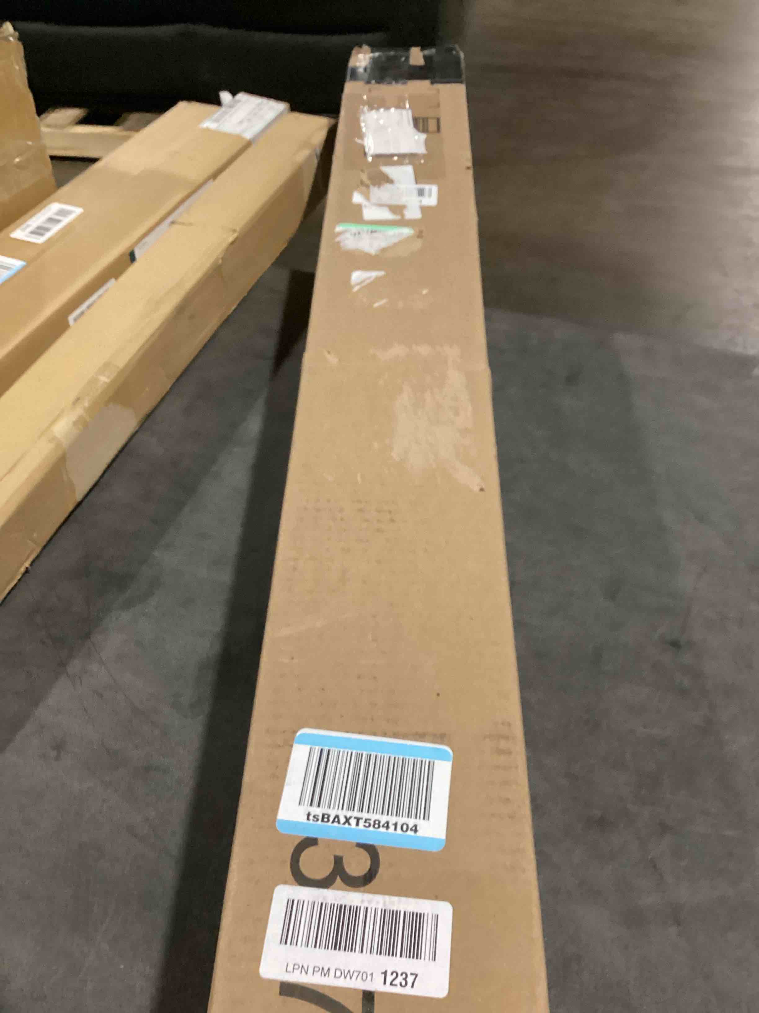 https://s3.amazonaws.com/lotting-images-prod/bidfta/TEA2182211_1745432053513.jpeg
