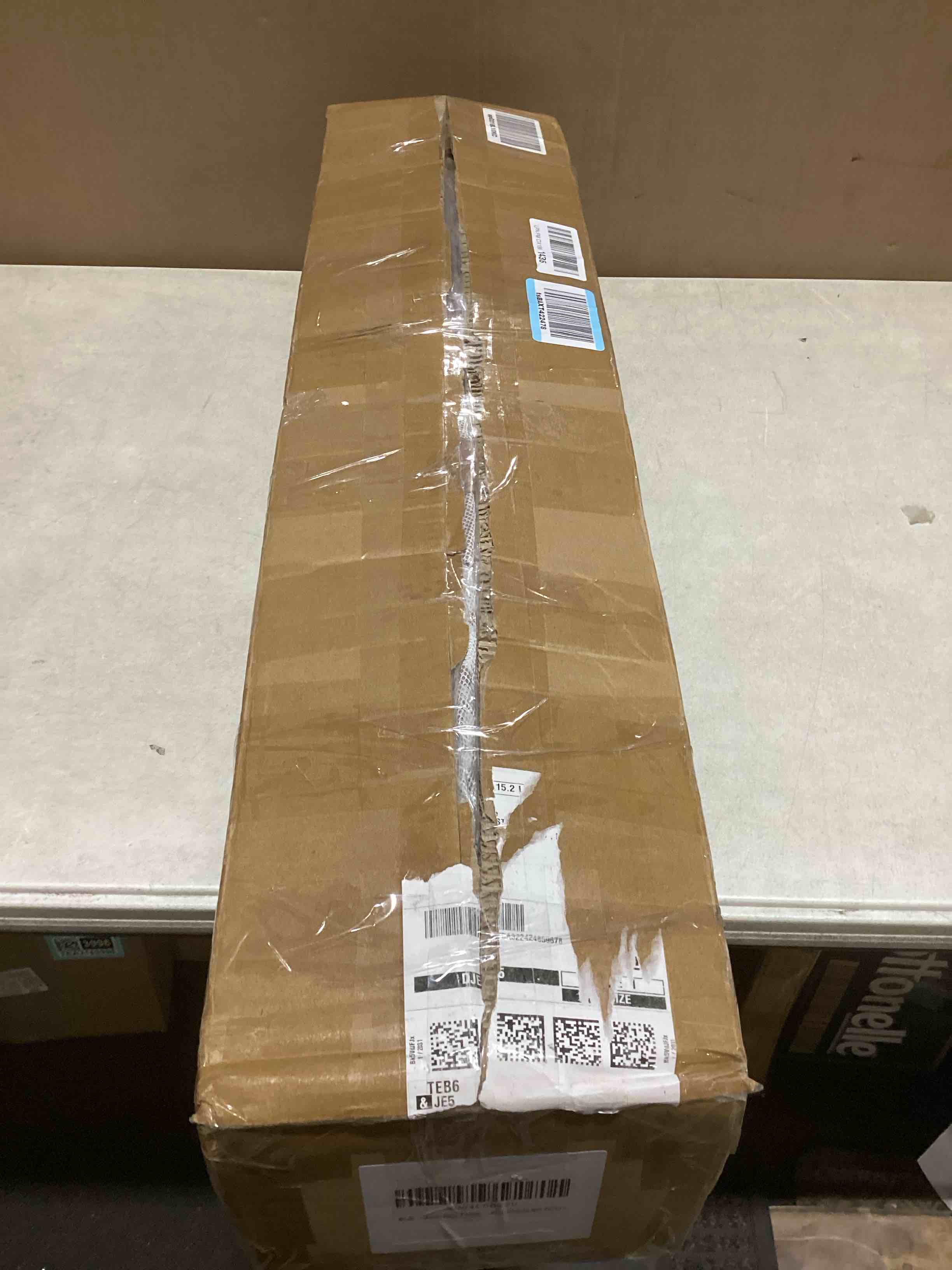 https://s3.amazonaws.com/lotting-images-prod/bidfta/TEA2184161_1753986143933.jpeg