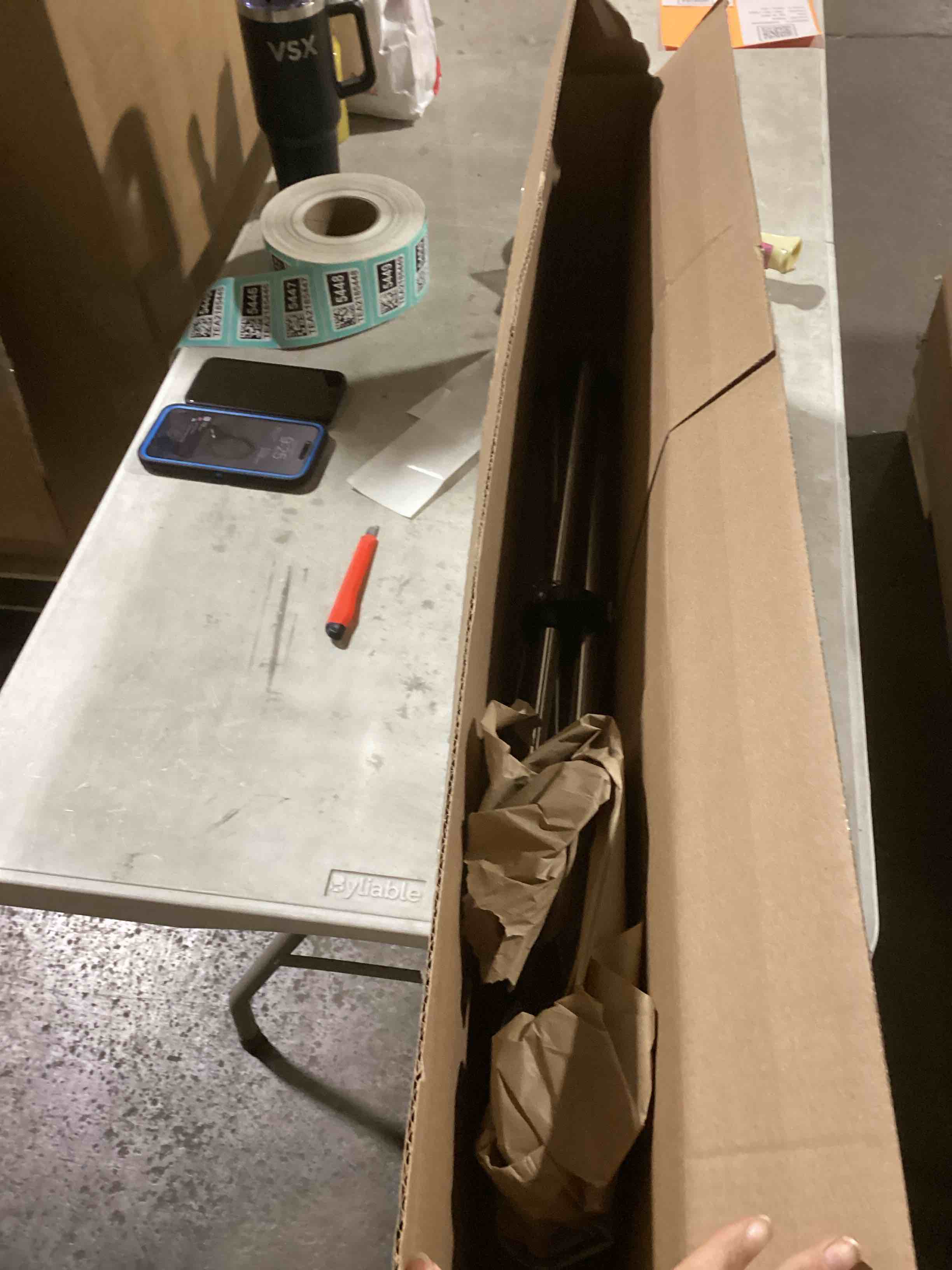 https://s3.amazonaws.com/lotting-images-prod/bidfta/TEA2185442_1744377911797.jpeg