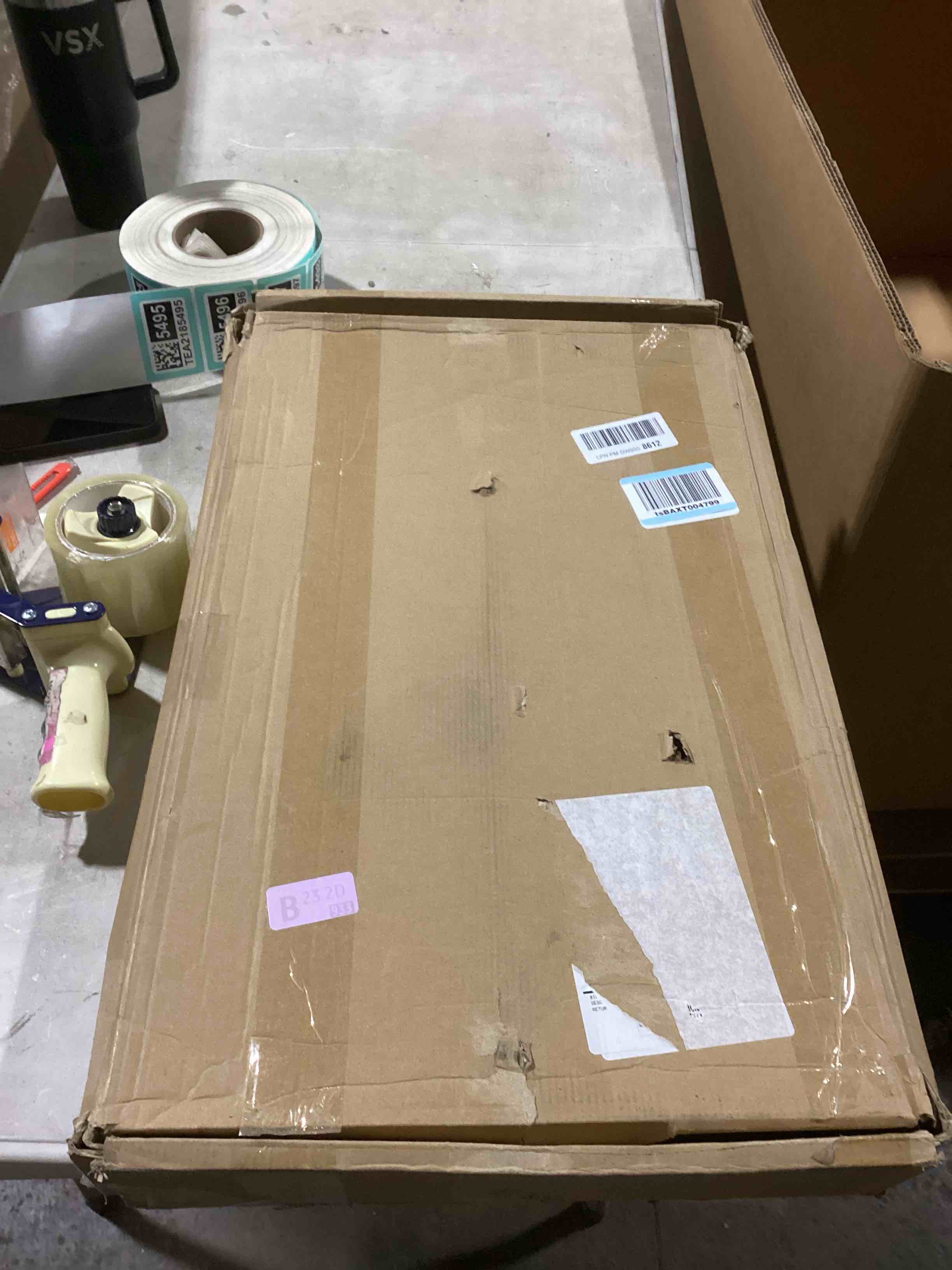 https://s3.amazonaws.com/lotting-images-prod/bidfta/TEA2185495_1744387512145.jpeg