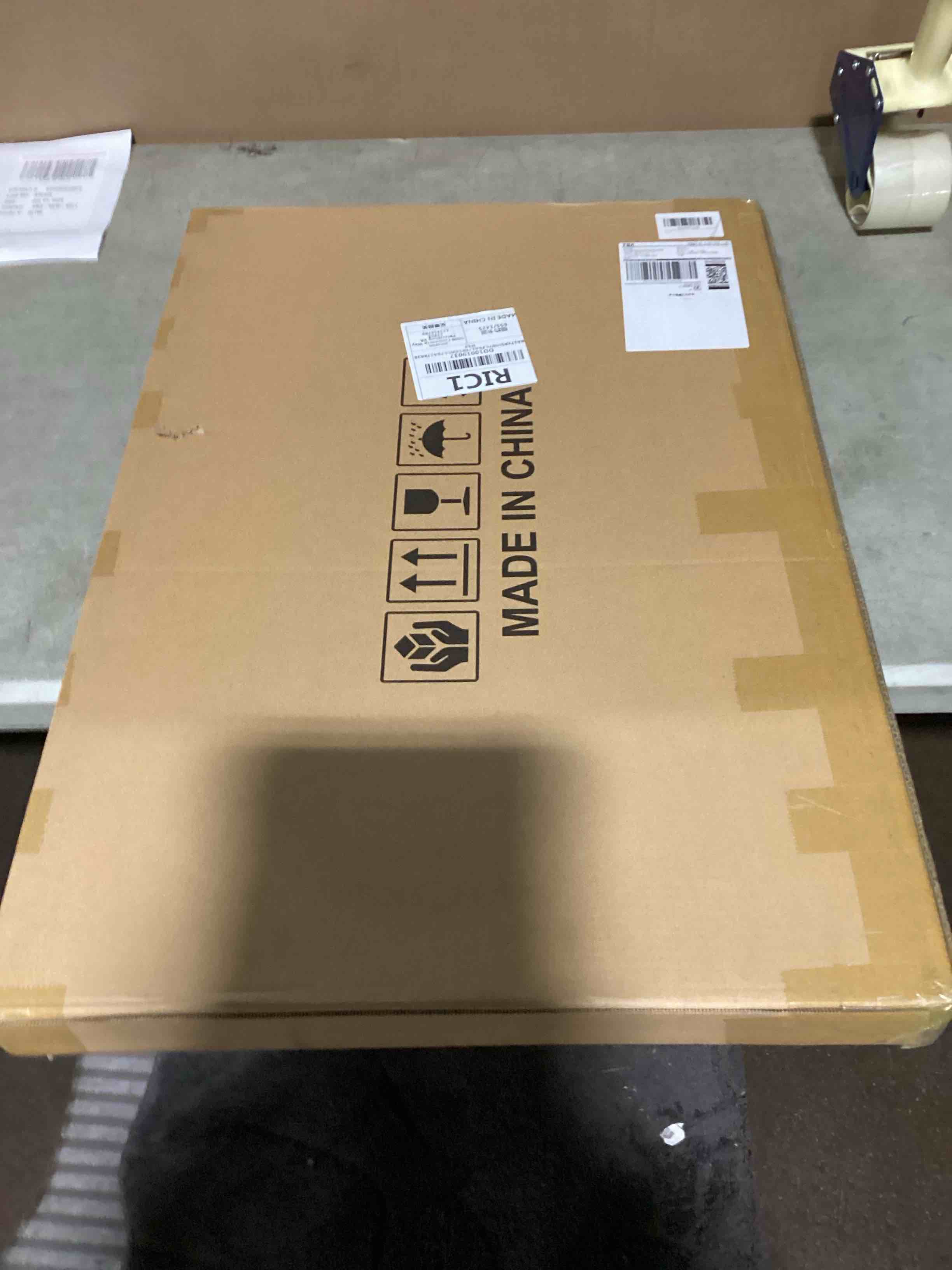 https://s3.amazonaws.com/lotting-images-prod/bidfta/TEA2186149_1751375539179.jpeg