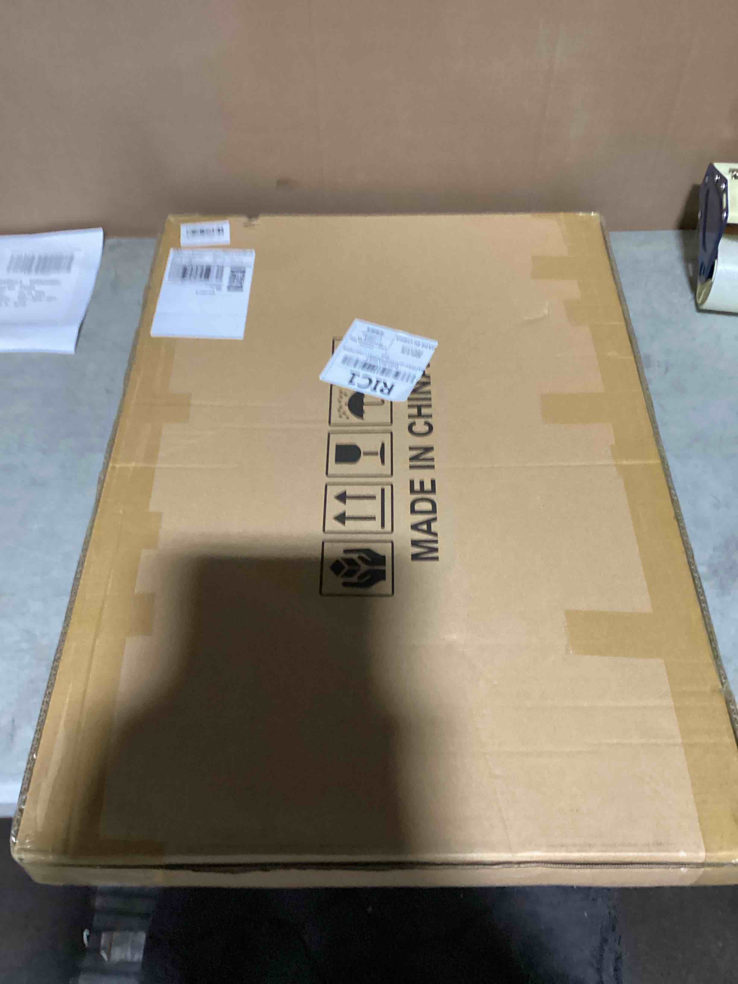 https://s3.amazonaws.com/lotting-images-prod/bidfta/TEA2186151_1751376062617.jpeg
