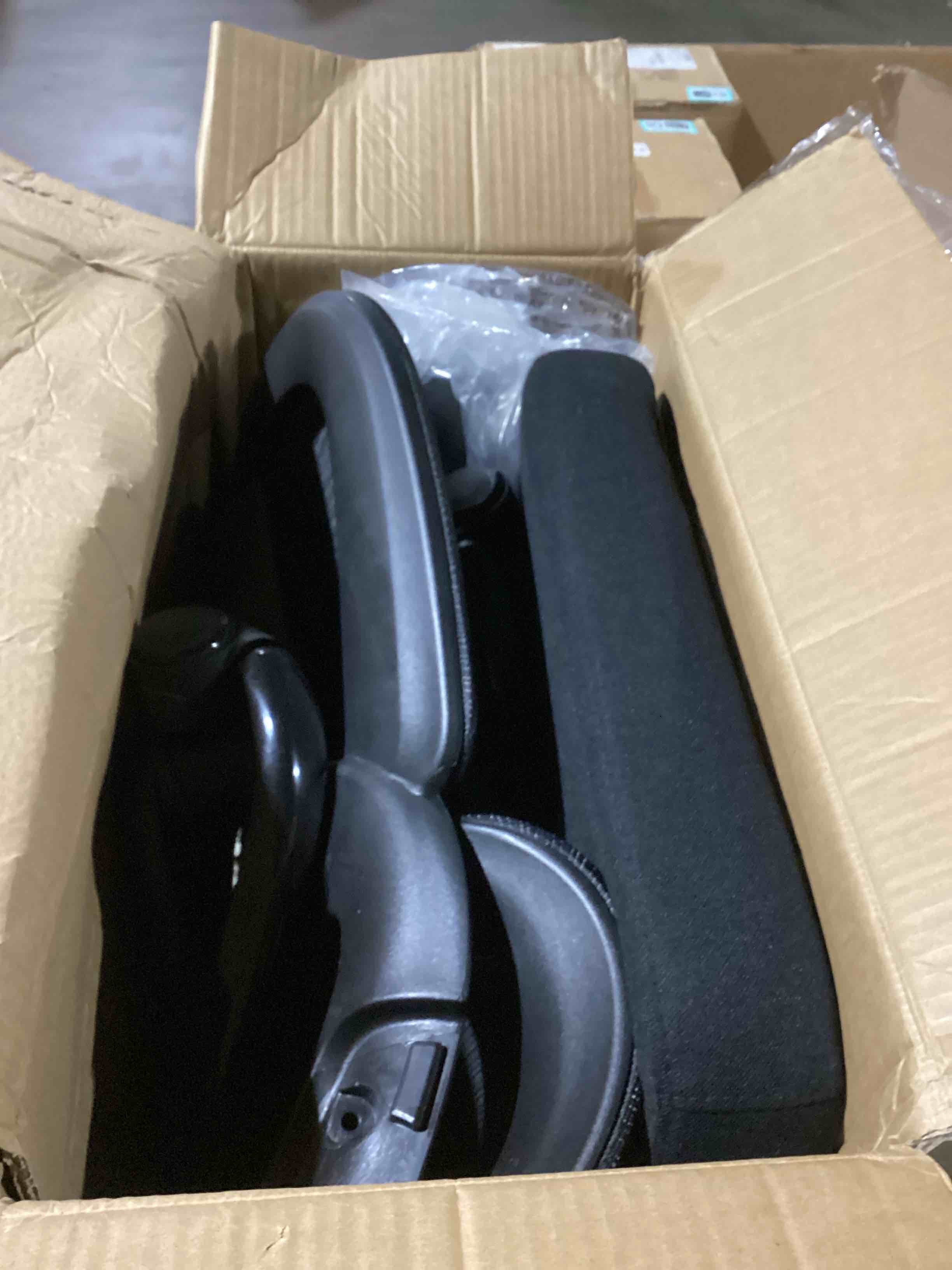 https://s3.amazonaws.com/lotting-images-prod/bidfta/TEA2186279_1751464468380.jpeg