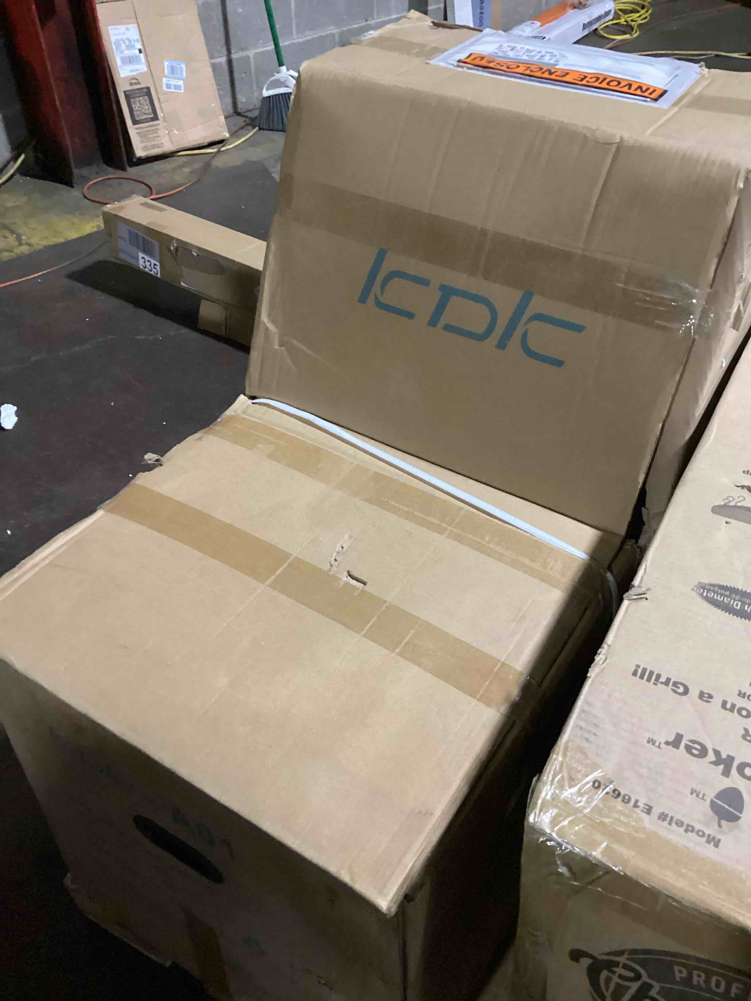 https://s3.amazonaws.com/lotting-images-prod/bidfta/TEA2187362_1753807972634.jpeg