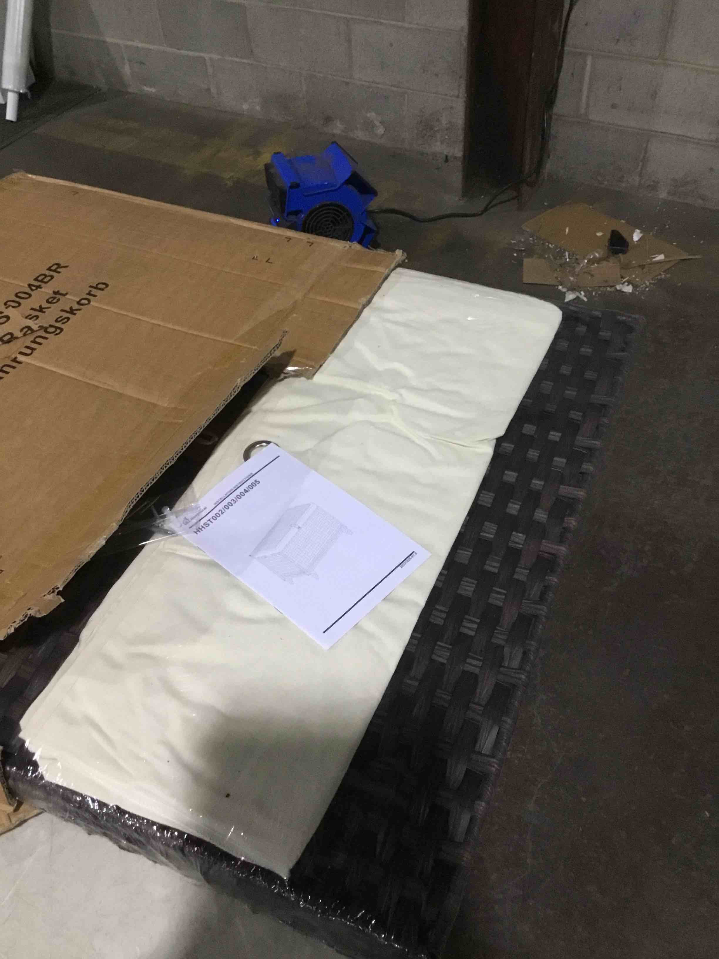 https://s3.amazonaws.com/lotting-images-prod/bidfta/TEA2188127_1745349259664.jpeg
