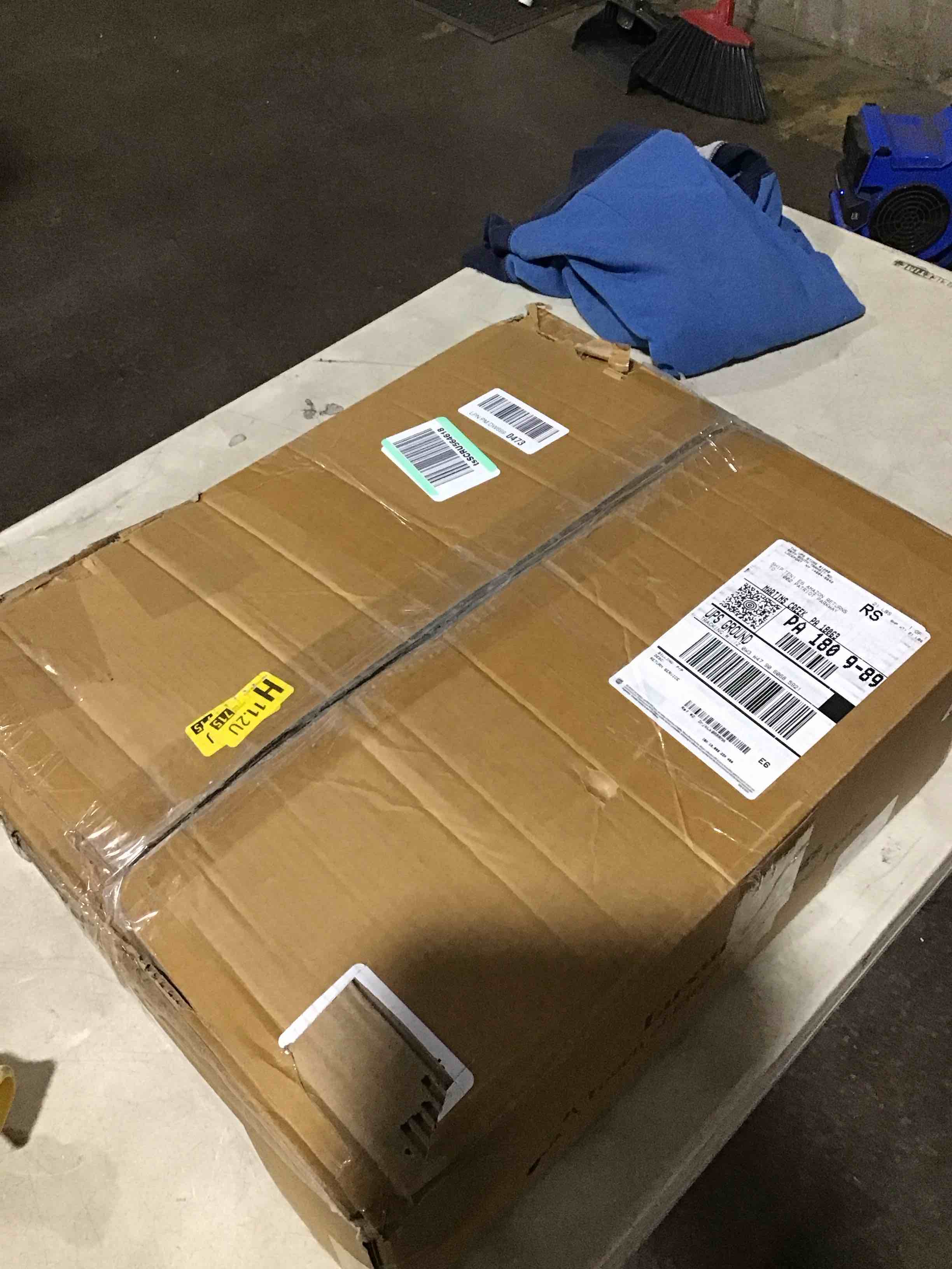 https://s3.amazonaws.com/lotting-images-prod/bidfta/TEA2188157_1745412713606.jpeg