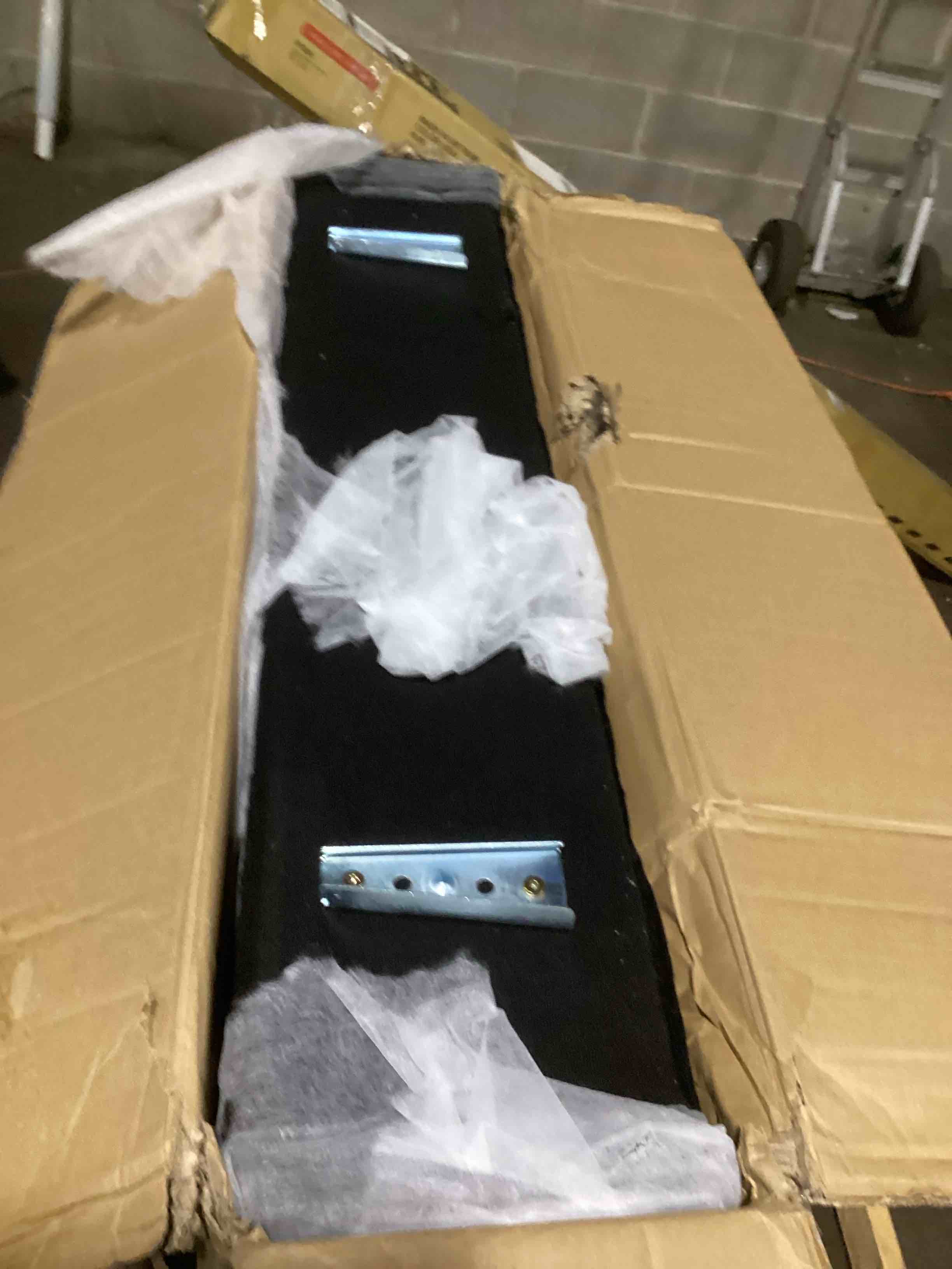 https://s3.amazonaws.com/lotting-images-prod/bidfta/TEA2193947_1756123280559.jpeg