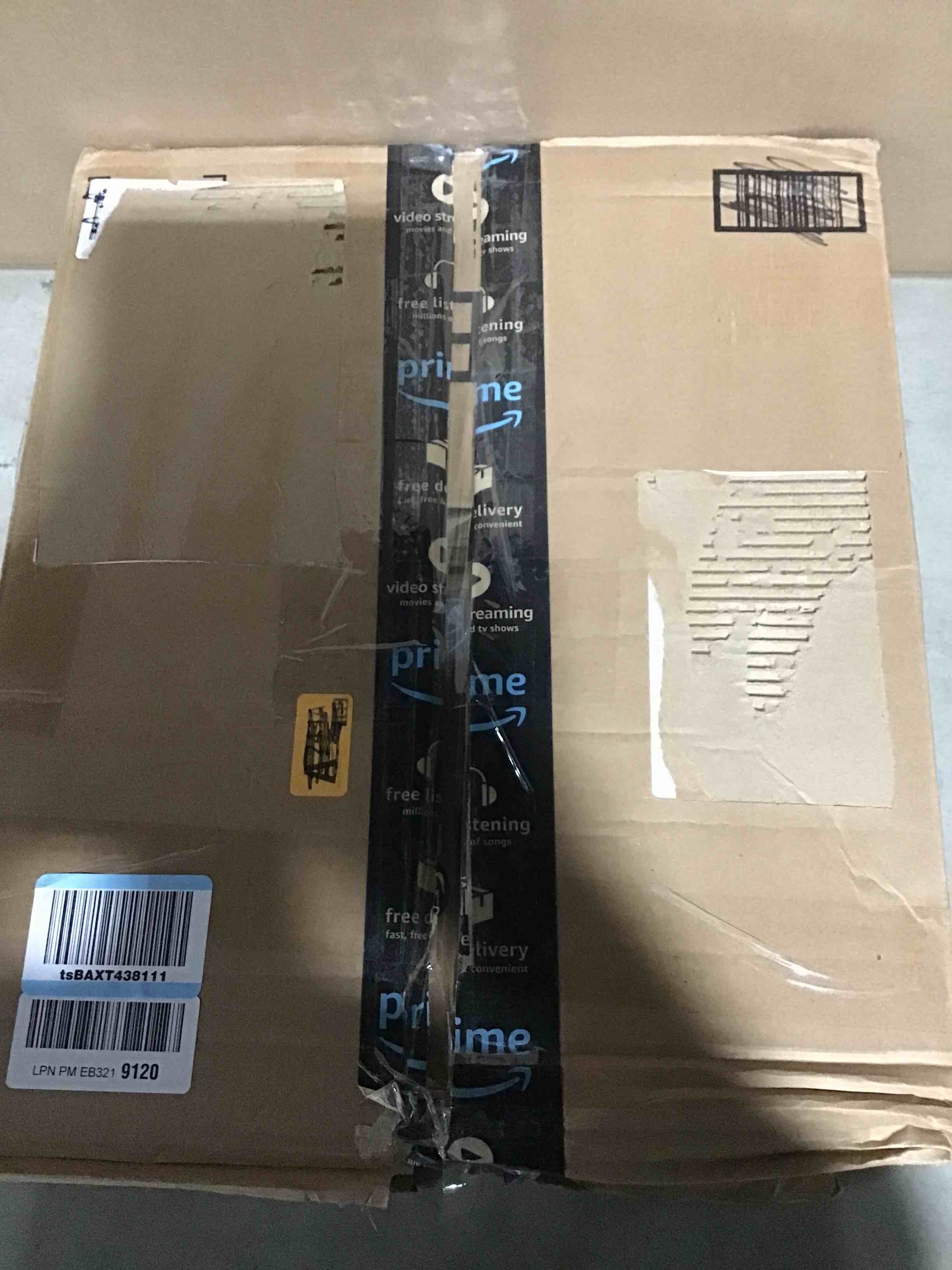 Miscellaneous toilet seats sizes and styles May vary 