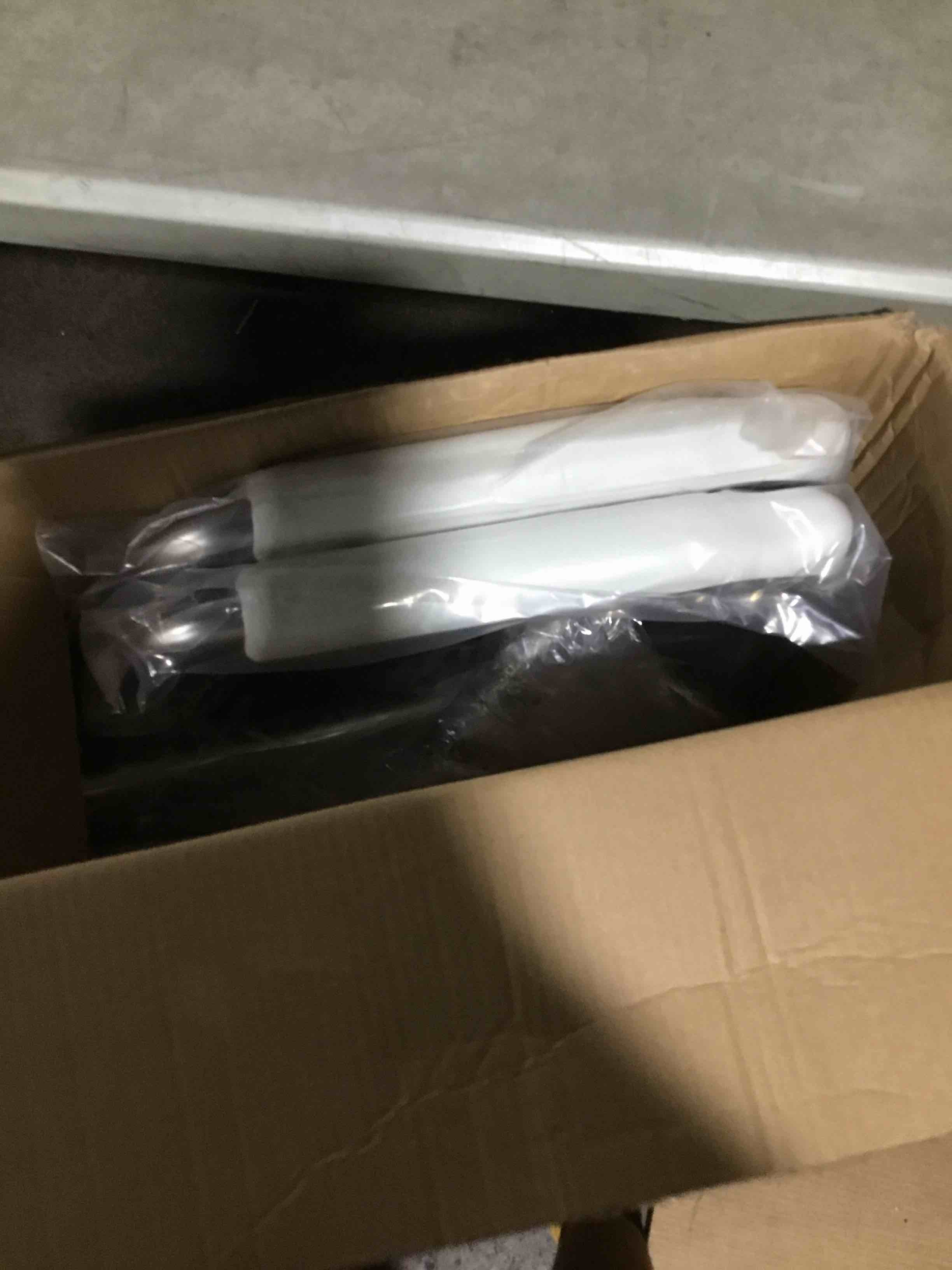 https://s3.amazonaws.com/lotting-images-prod/bidfta/TEA2196724_1750953193723.jpeg