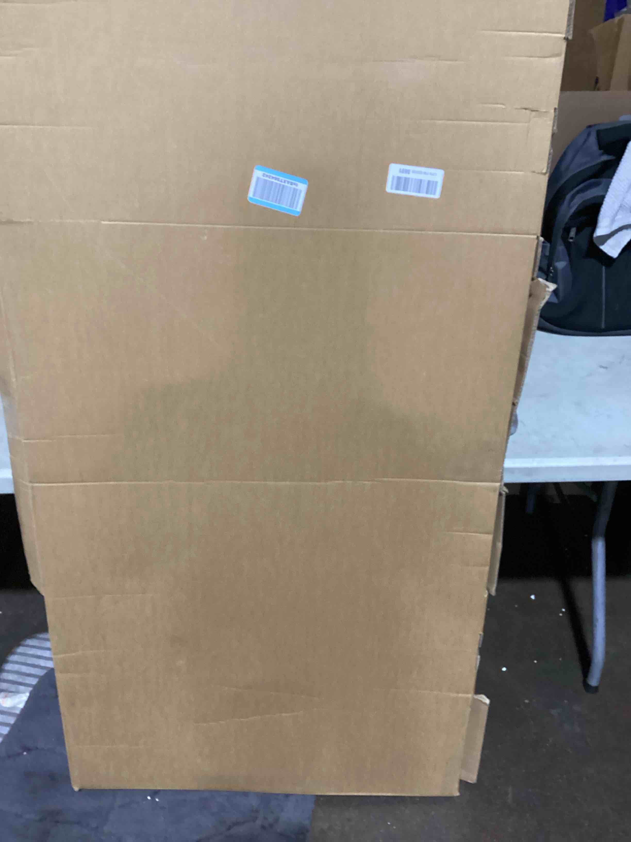 https://s3.amazonaws.com/lotting-images-prod/bidfta/TEA2196997_1751284815902.jpeg