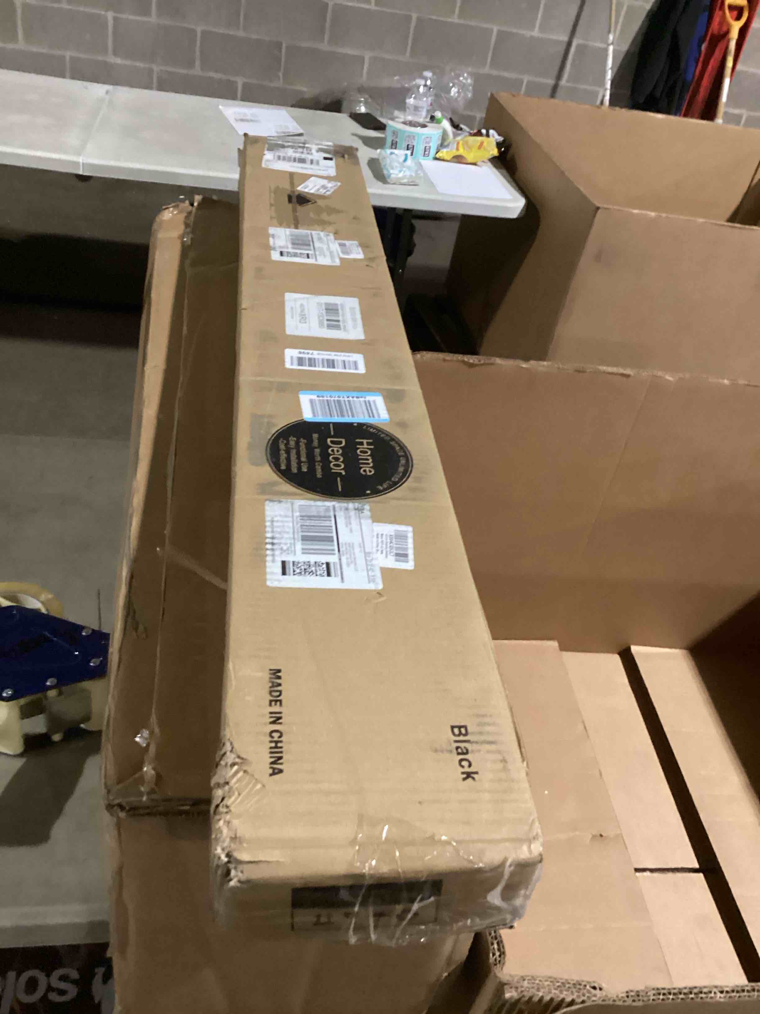 https://s3.amazonaws.com/lotting-images-prod/bidfta/TEA2197002_1745840318441.jpeg
