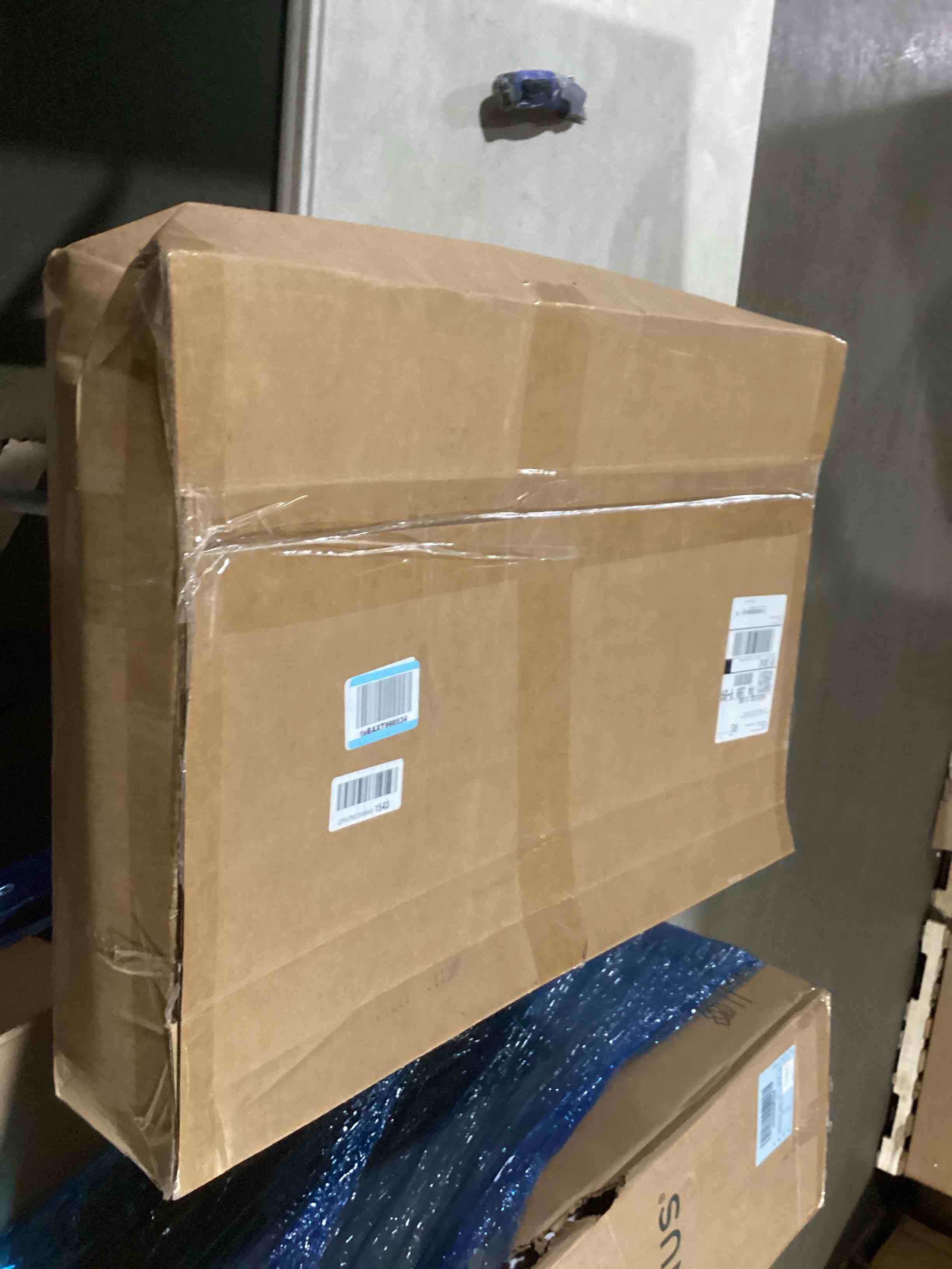 https://s3.amazonaws.com/lotting-images-prod/bidfta/TEA2197007_1745841131365.jpeg