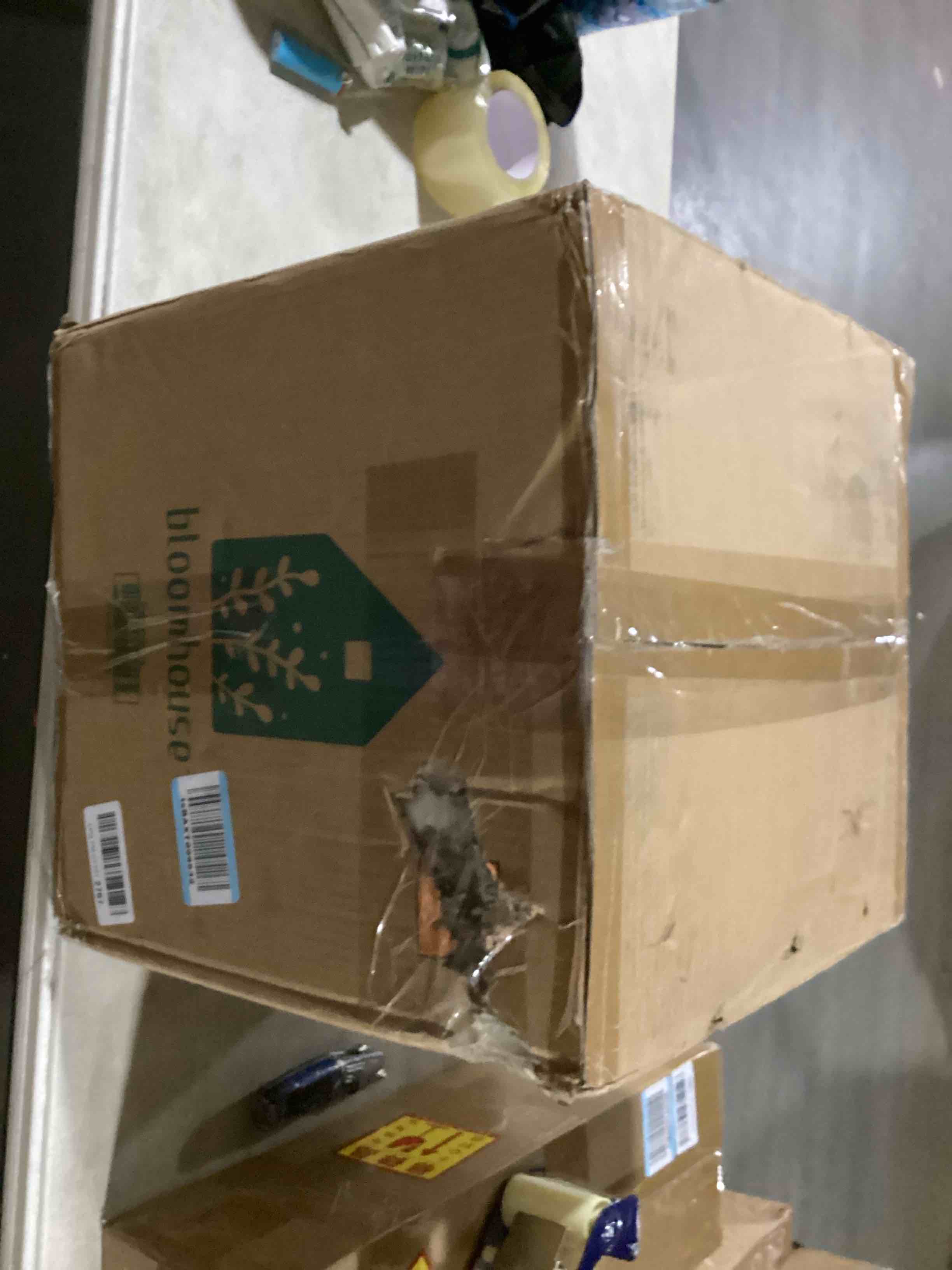https://s3.amazonaws.com/lotting-images-prod/bidfta/TEA2197041_1745851030787.jpeg