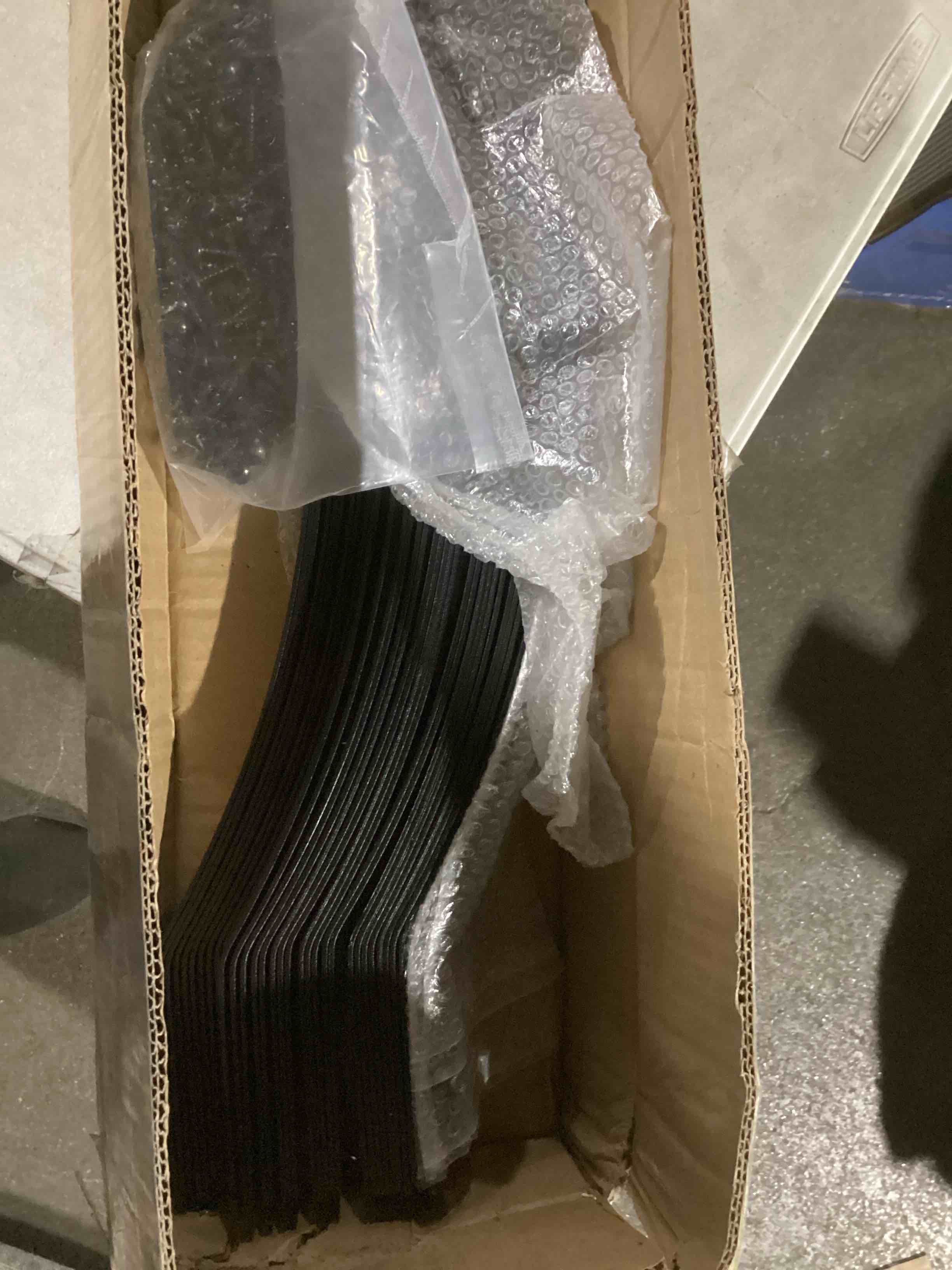 https://s3.amazonaws.com/lotting-images-prod/bidfta/TEA2197386_1746039098124.jpeg