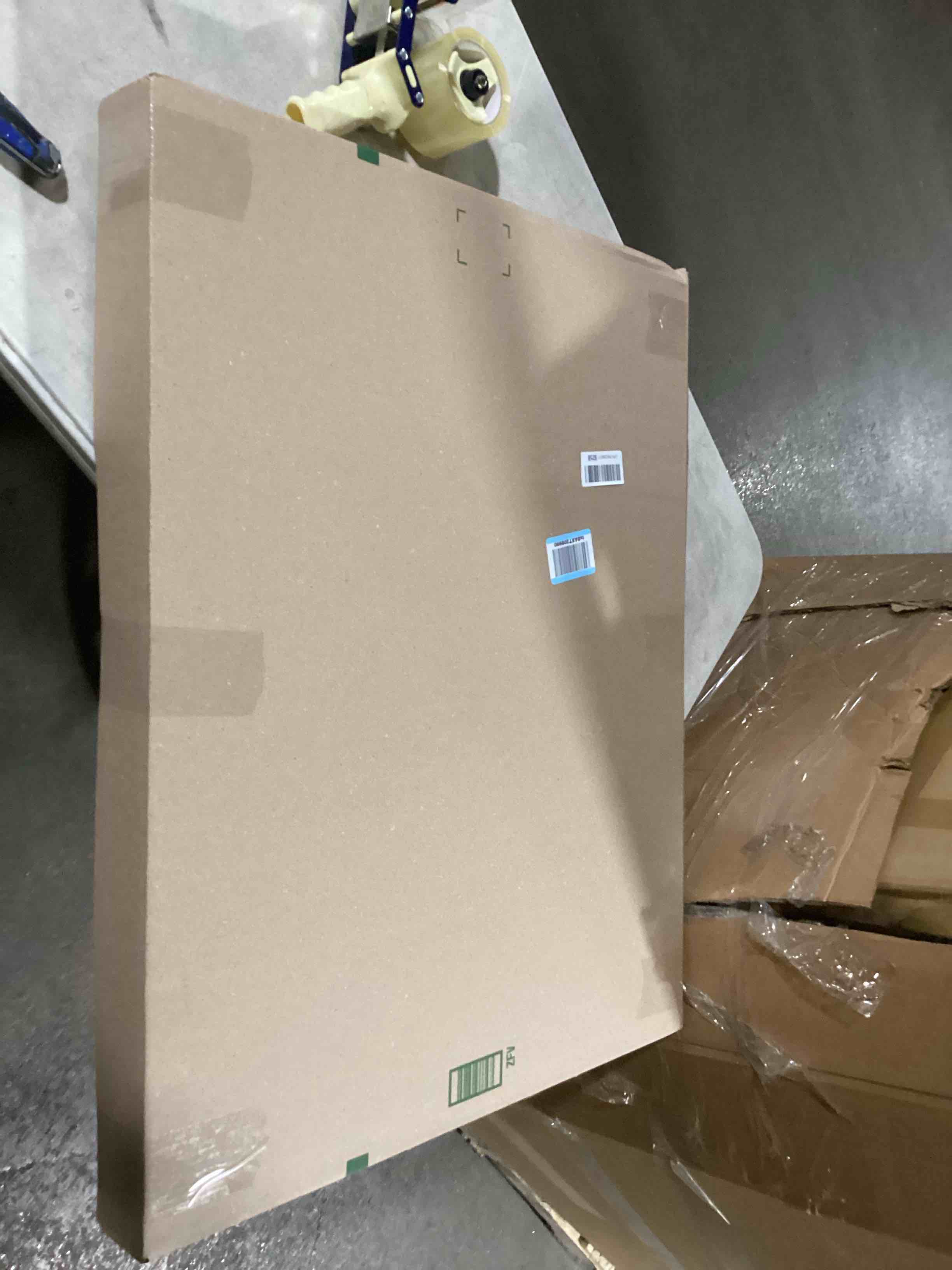 https://s3.amazonaws.com/lotting-images-prod/bidfta/TEA2197579_1746187107104.jpeg