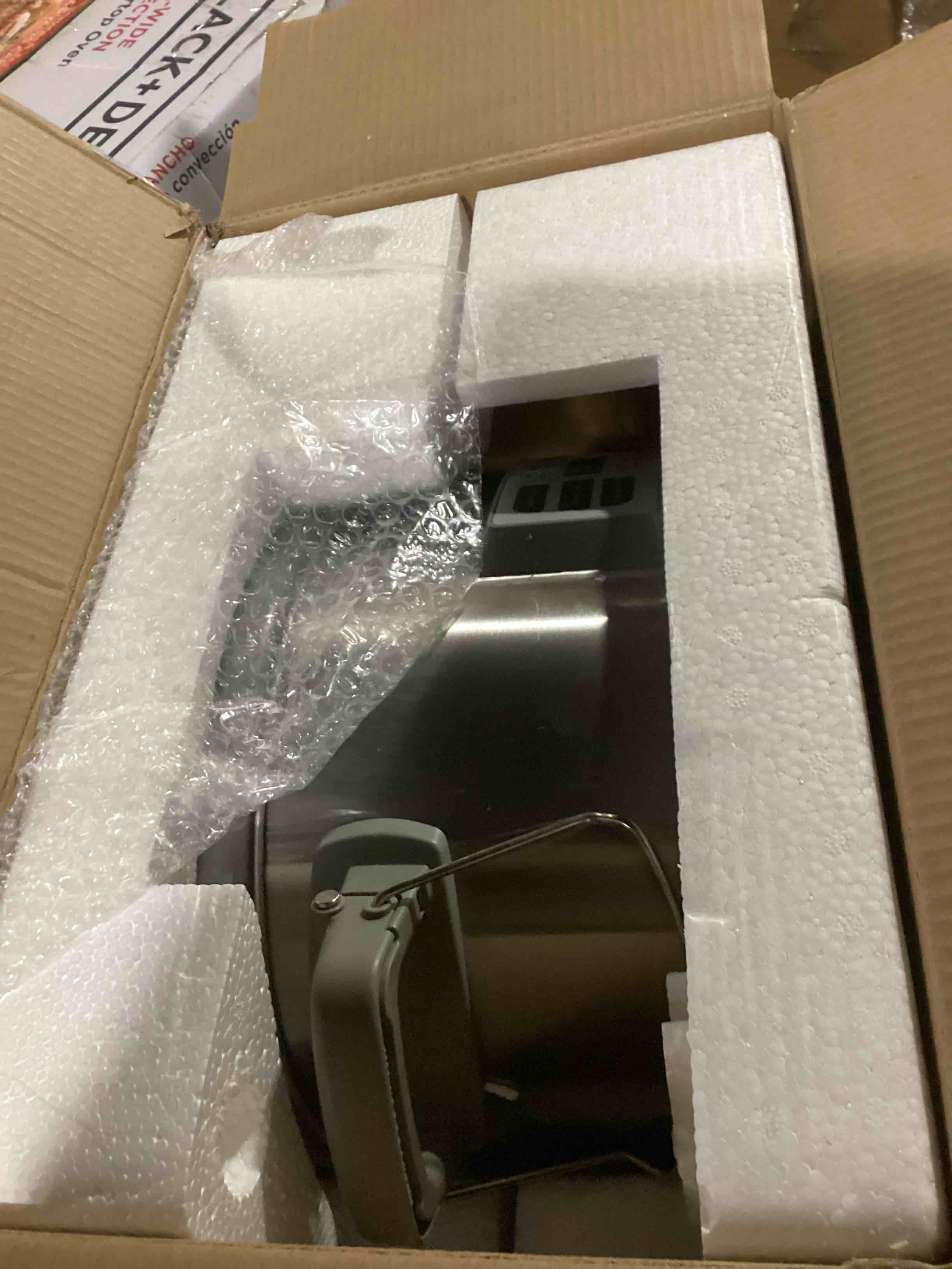 https://s3.amazonaws.com/lotting-images-prod/bidfta/TEA2197590_1746189247617.jpeg