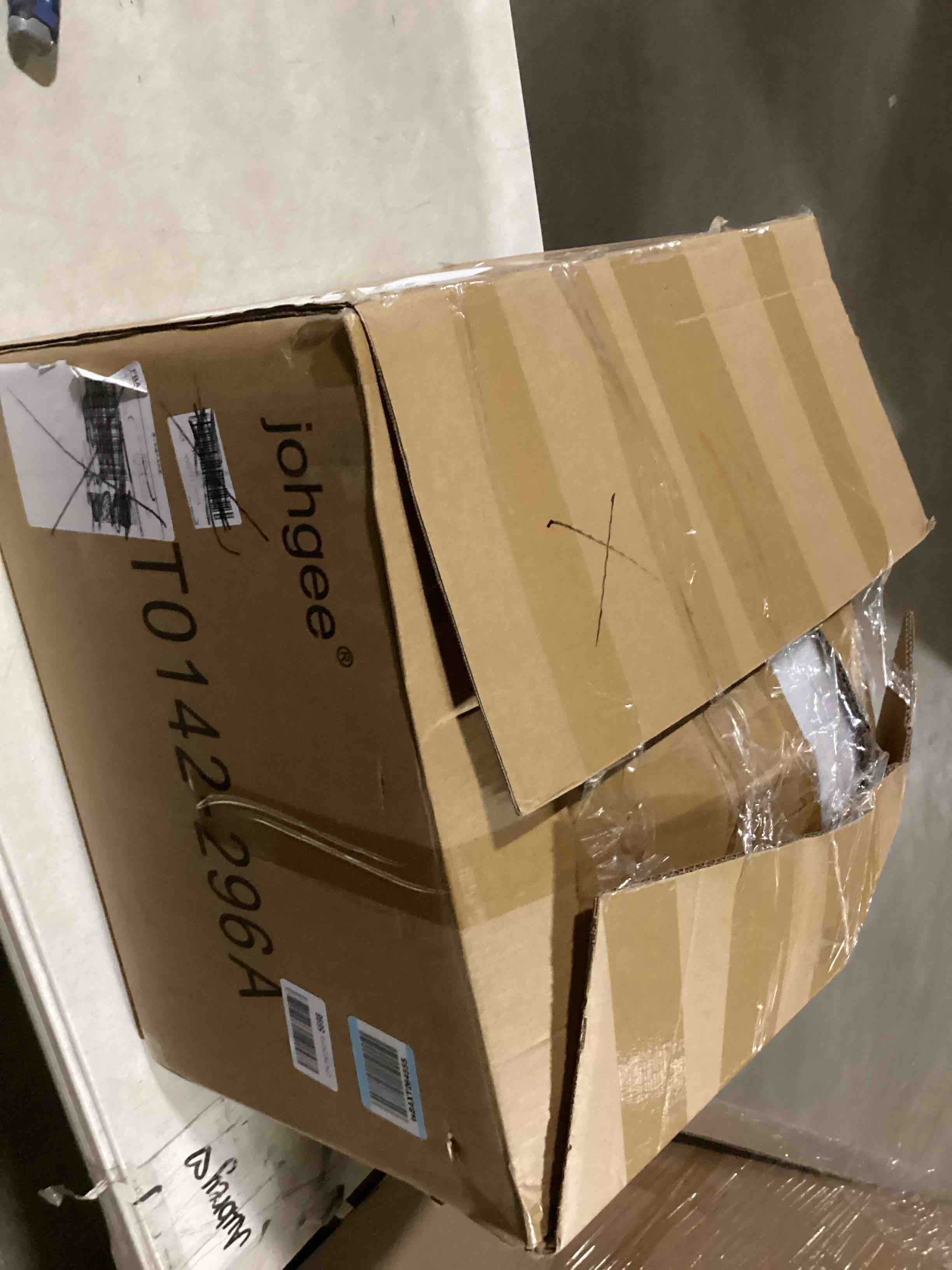 https://s3.amazonaws.com/lotting-images-prod/bidfta/TEA2197835_1746467767624.jpeg