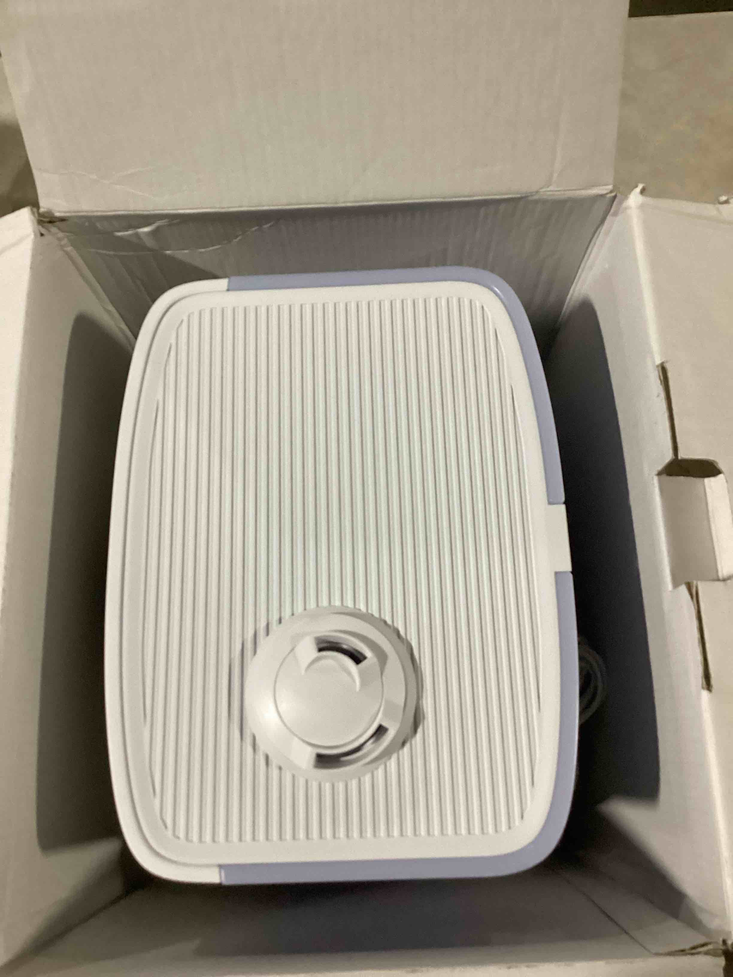 https://s3.amazonaws.com/lotting-images-prod/bidfta/TEA2197880_1746530255127.jpeg