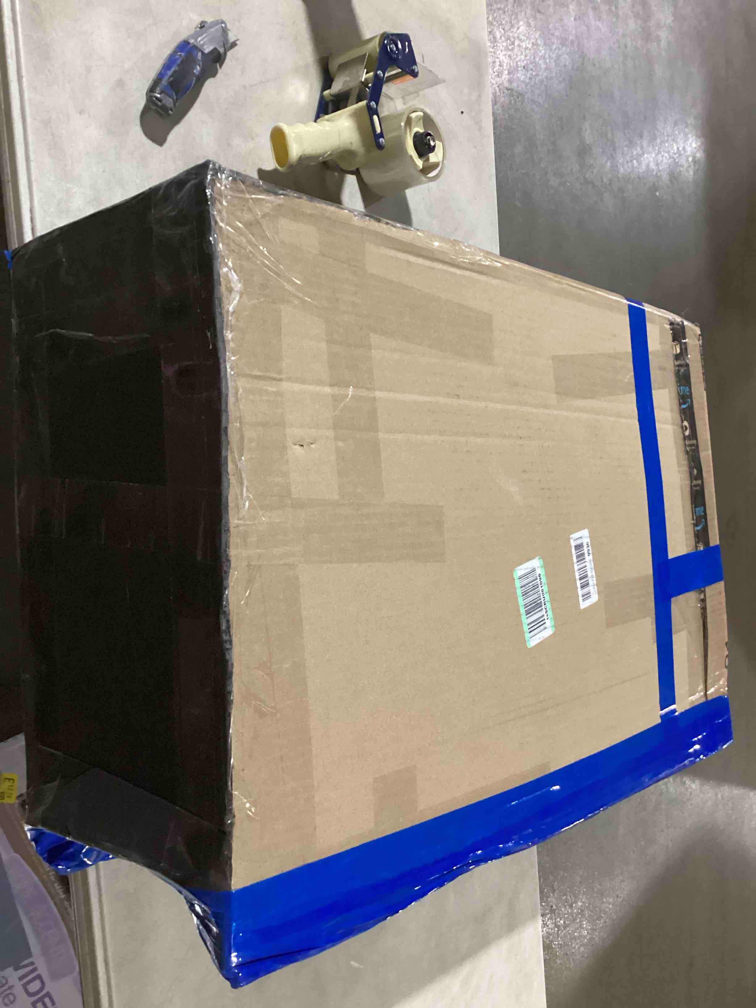 https://s3.amazonaws.com/lotting-images-prod/bidfta/TEA2197921_1746540674691.jpeg