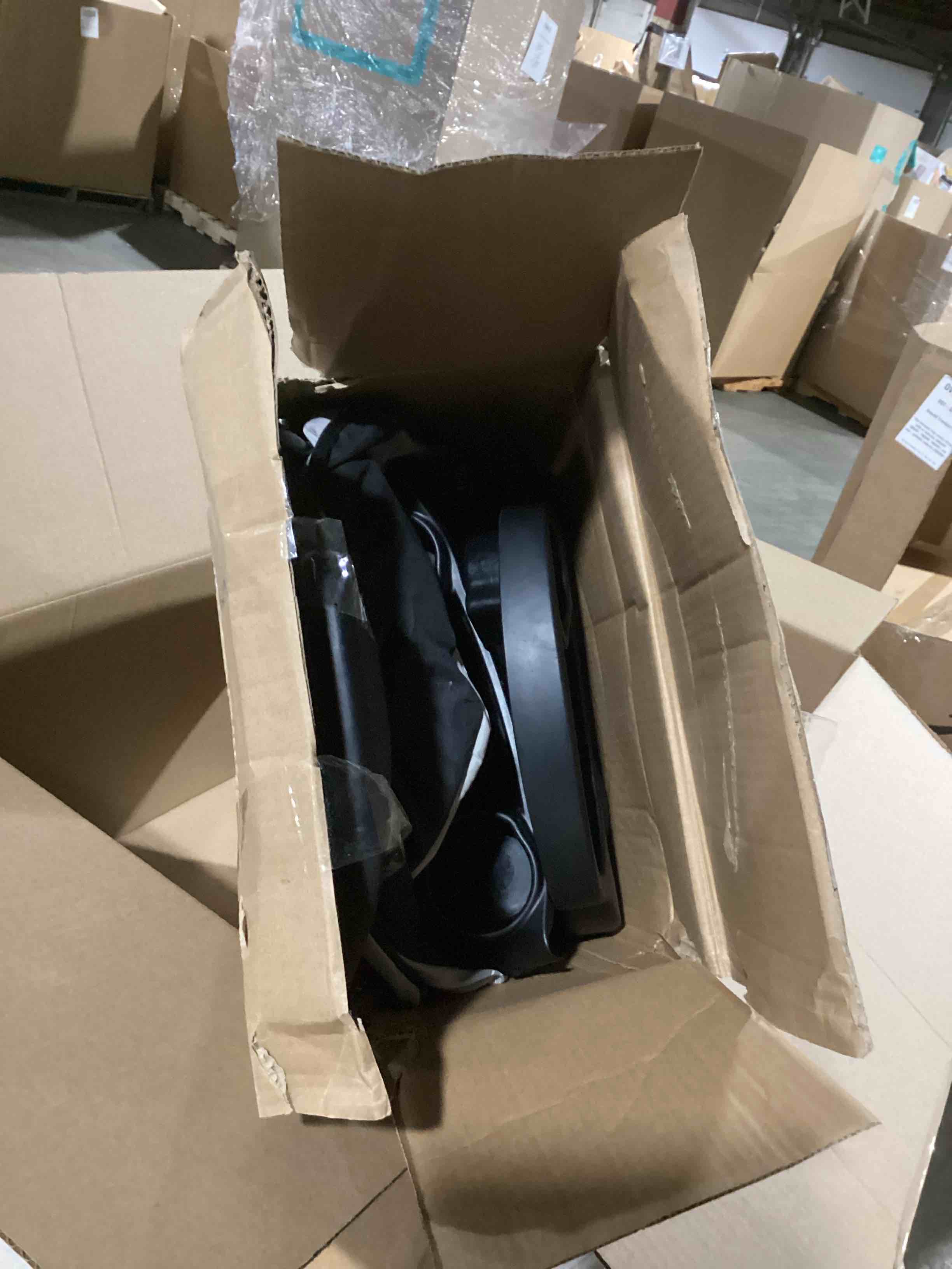 https://s3.amazonaws.com/lotting-images-prod/bidfta/TEA2197930_1746542981157.jpeg