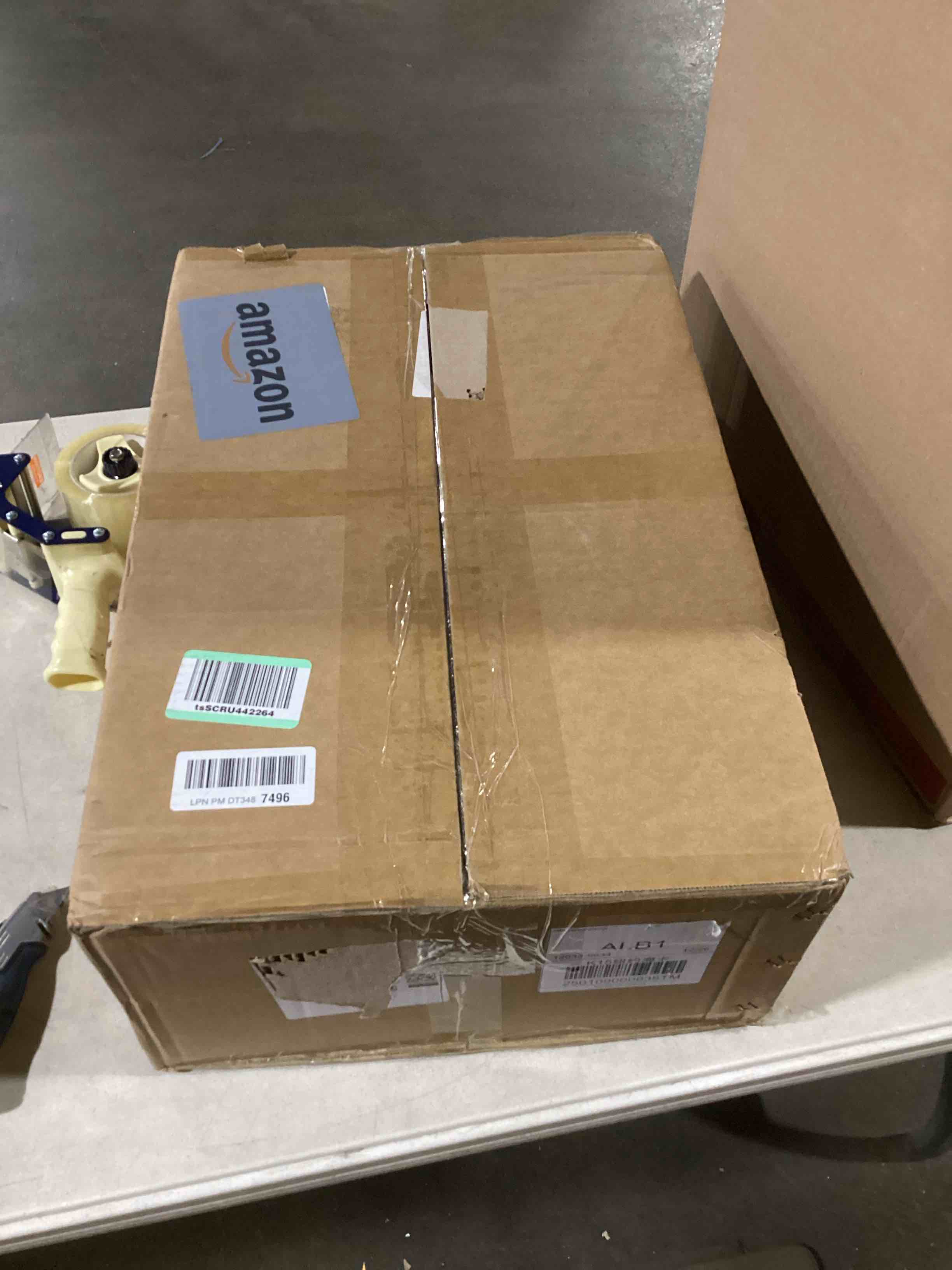 https://s3.amazonaws.com/lotting-images-prod/bidfta/TEA2197954_1746549809299.jpeg