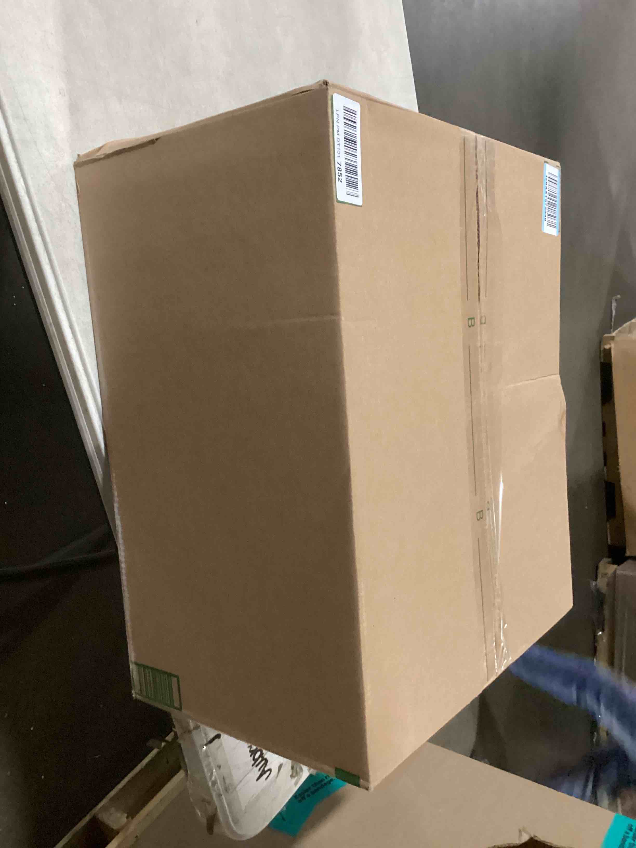 https://s3.amazonaws.com/lotting-images-prod/bidfta/TEA2197981_1746555806477.jpeg