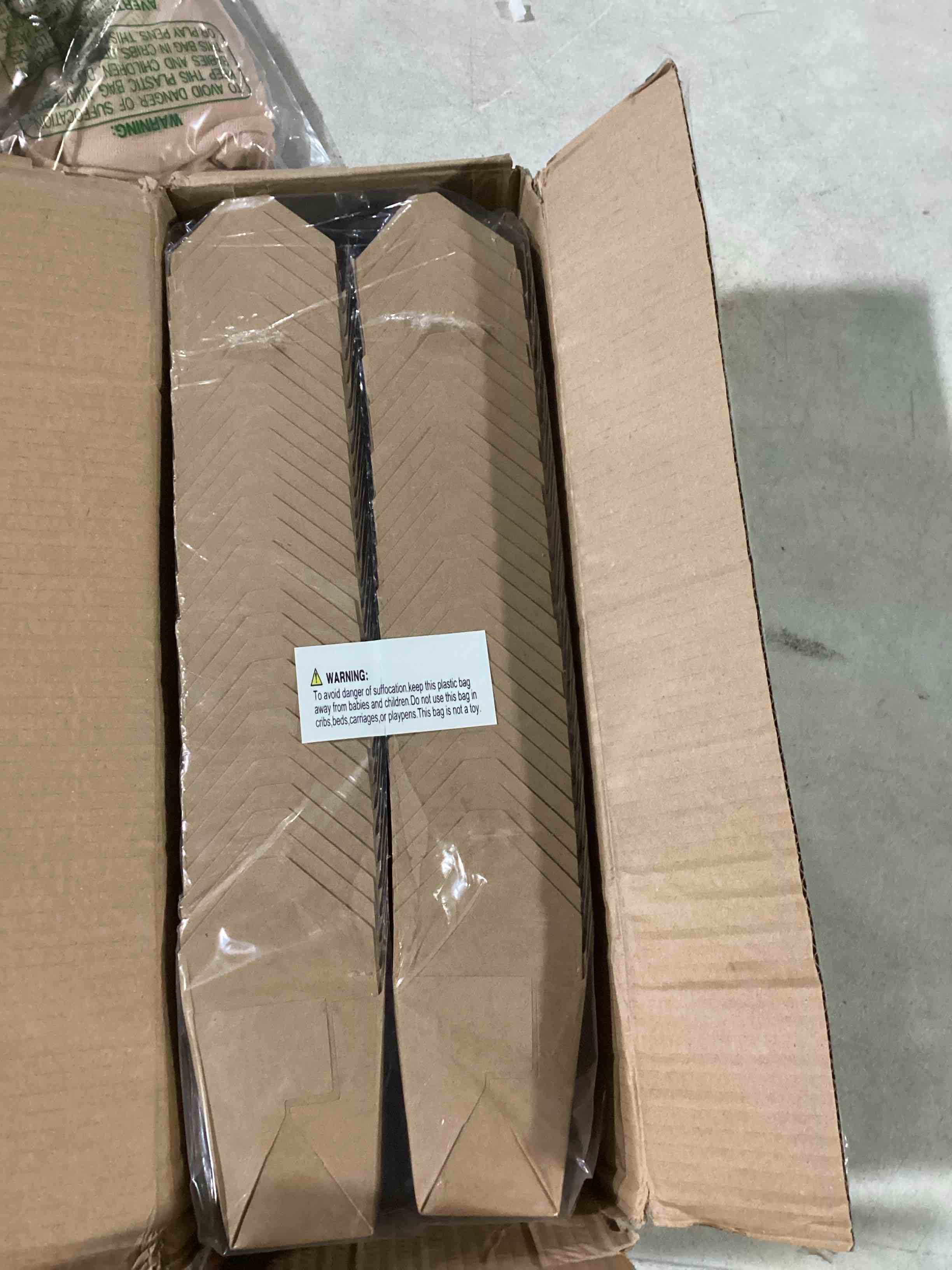 https://s3.amazonaws.com/lotting-images-prod/bidfta/TEA2198256_1746723382678.jpeg