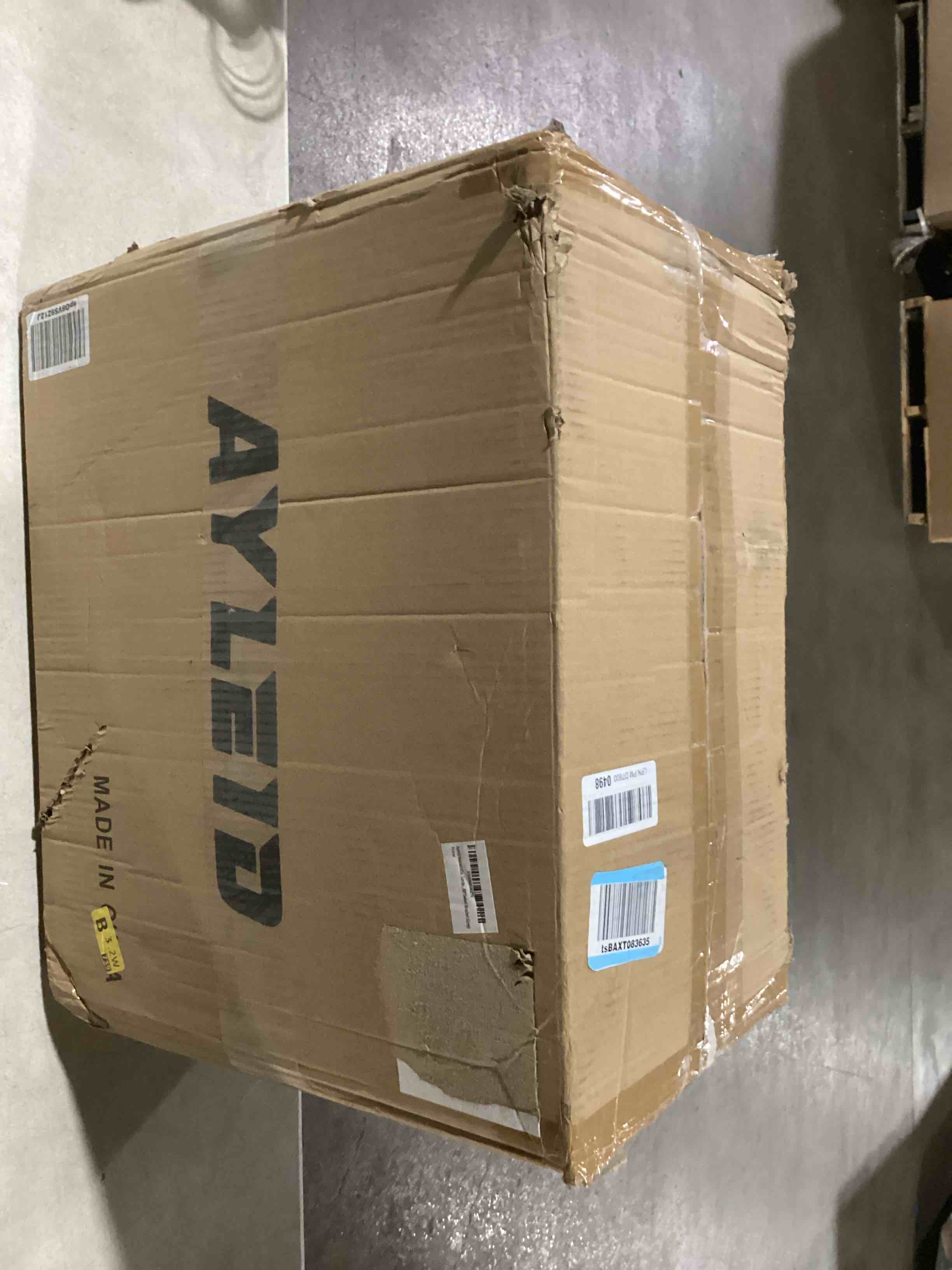 https://s3.amazonaws.com/lotting-images-prod/bidfta/TEA2198819_1747315219374.jpeg
