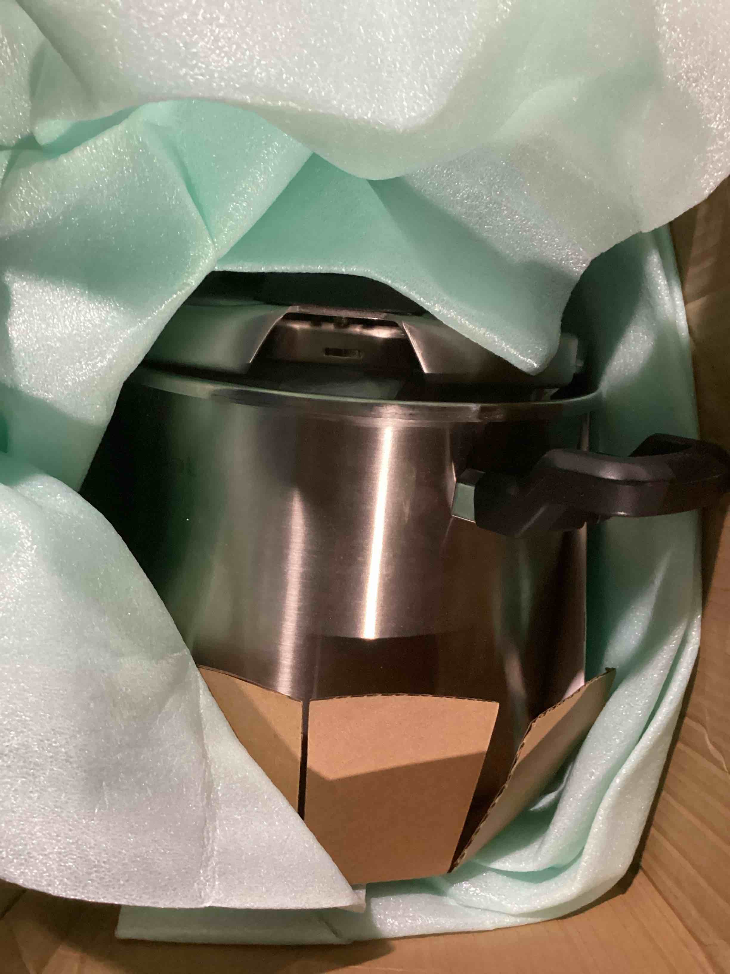 https://s3.amazonaws.com/lotting-images-prod/bidfta/TEA2198912_1747397902609.jpeg