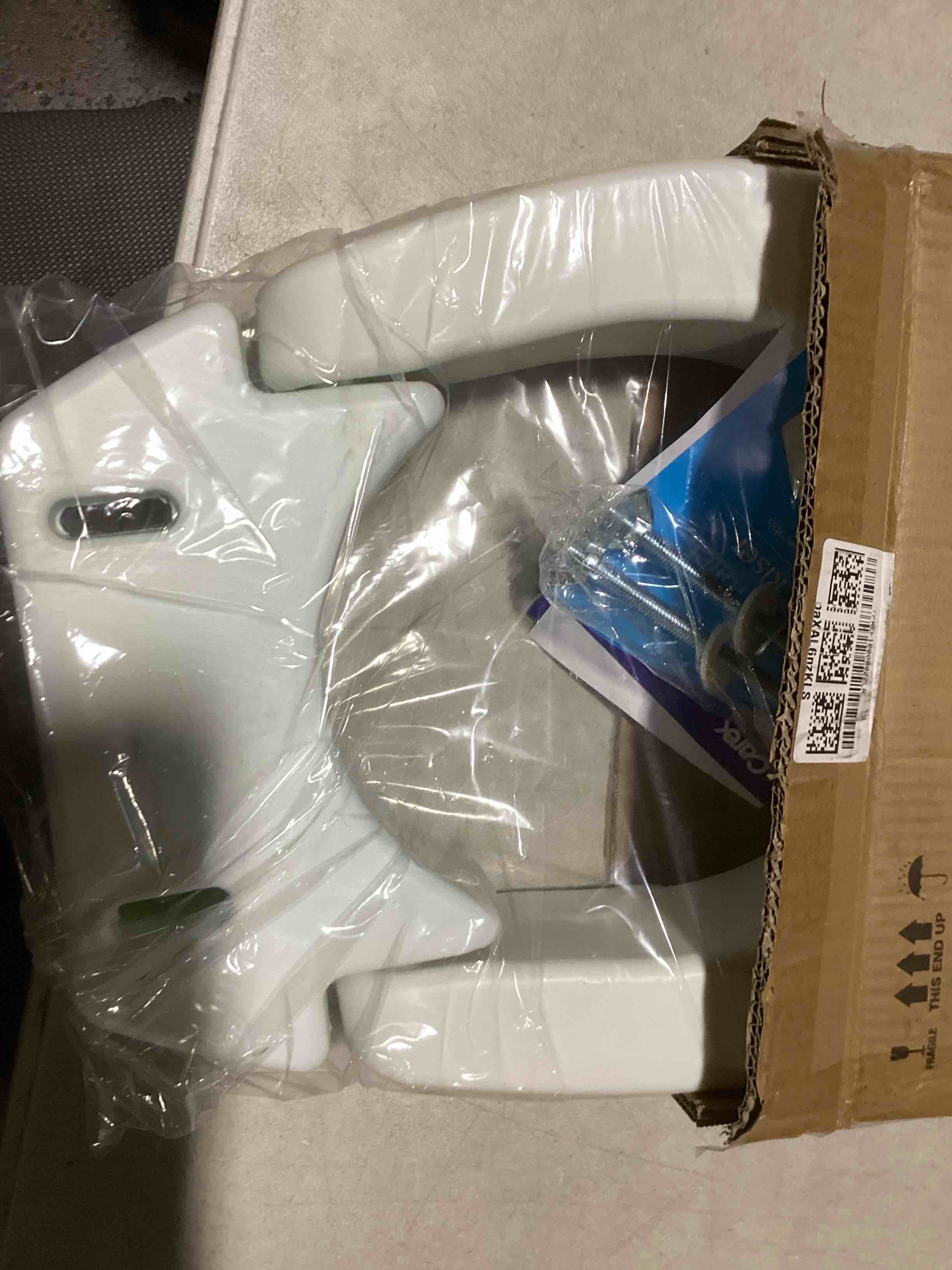 https://s3.amazonaws.com/lotting-images-prod/bidfta/TEA2199297_1747828081974.jpeg