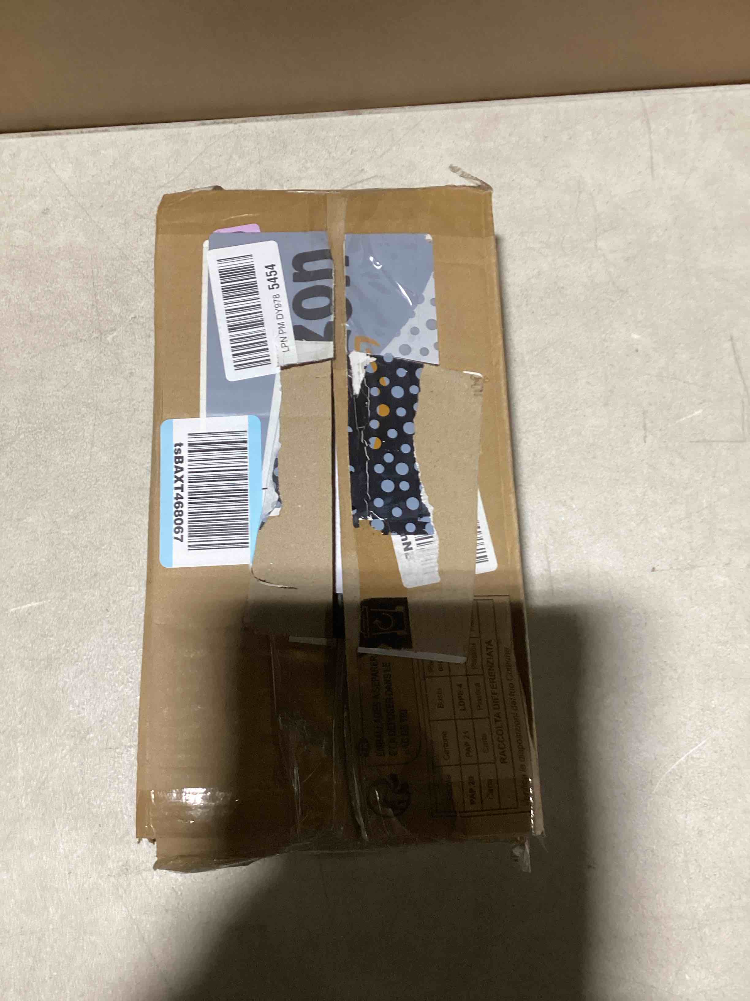 https://s3.amazonaws.com/lotting-images-prod/bidfta/TEA2199500_1747915245238.jpeg