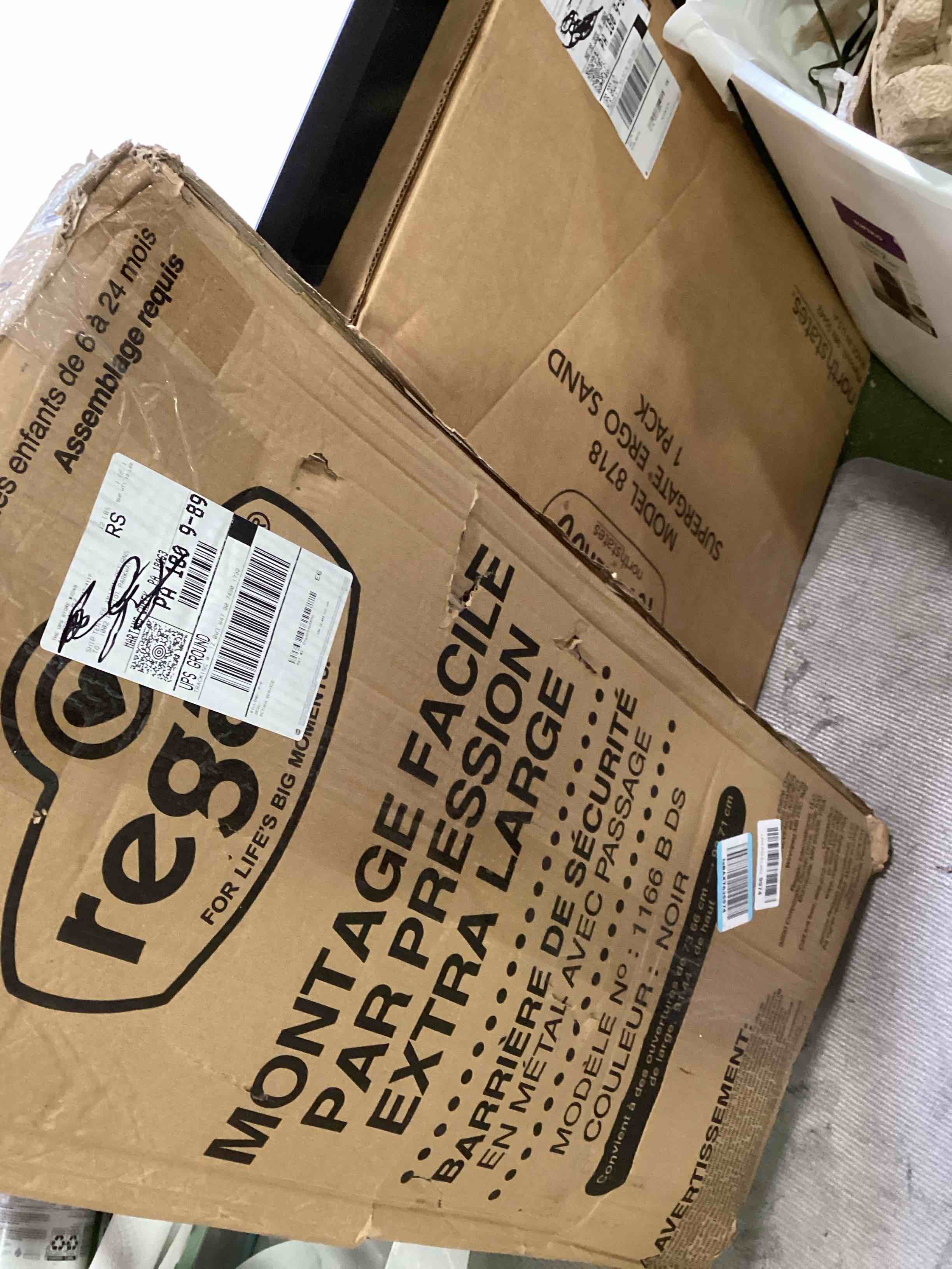 https://s3.amazonaws.com/lotting-images-prod/bidfta/TEA2200212_1756232205993.jpeg