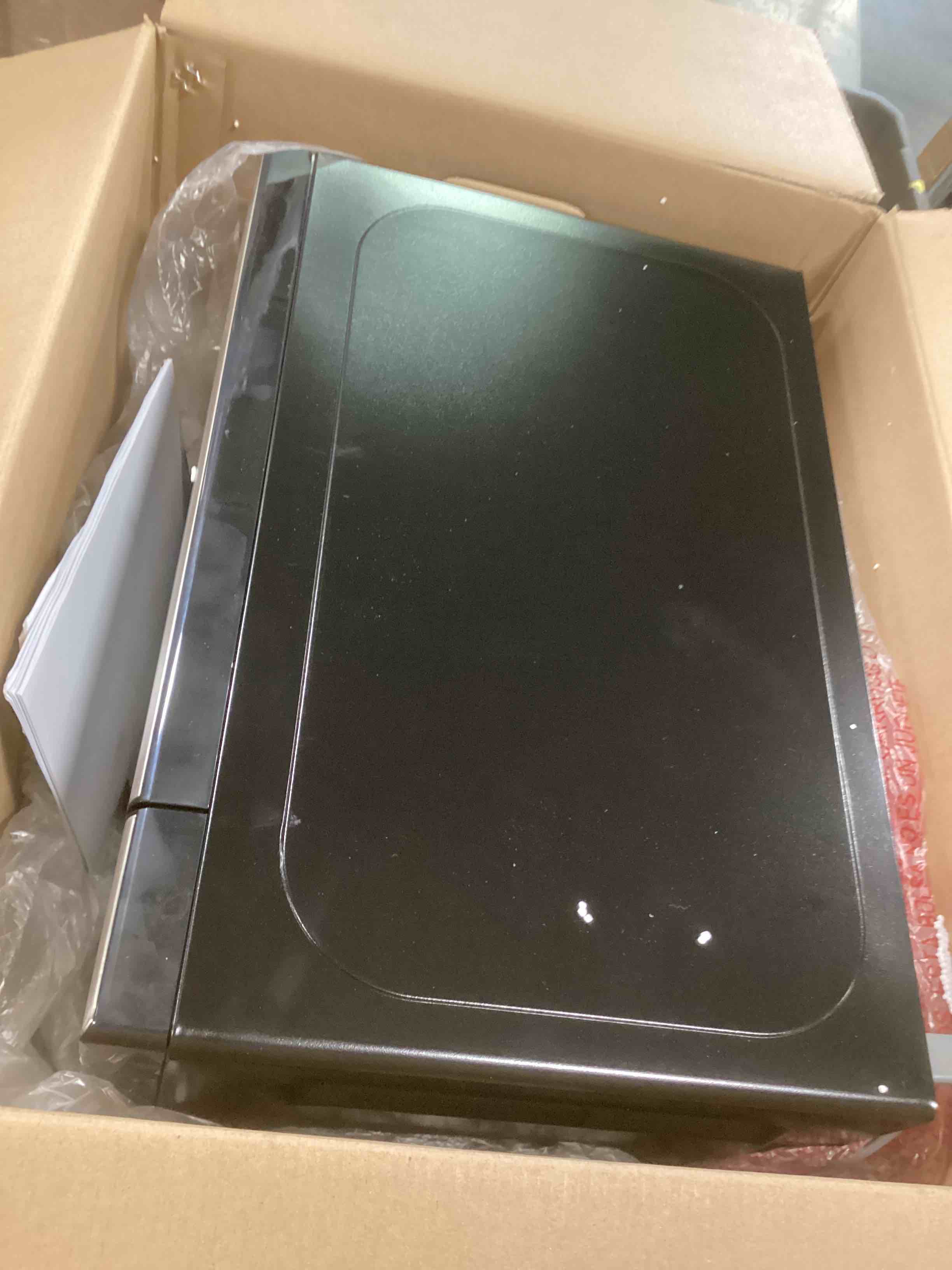 https://s3.amazonaws.com/lotting-images-prod/bidfta/TEA2248638_1744919415972.jpeg