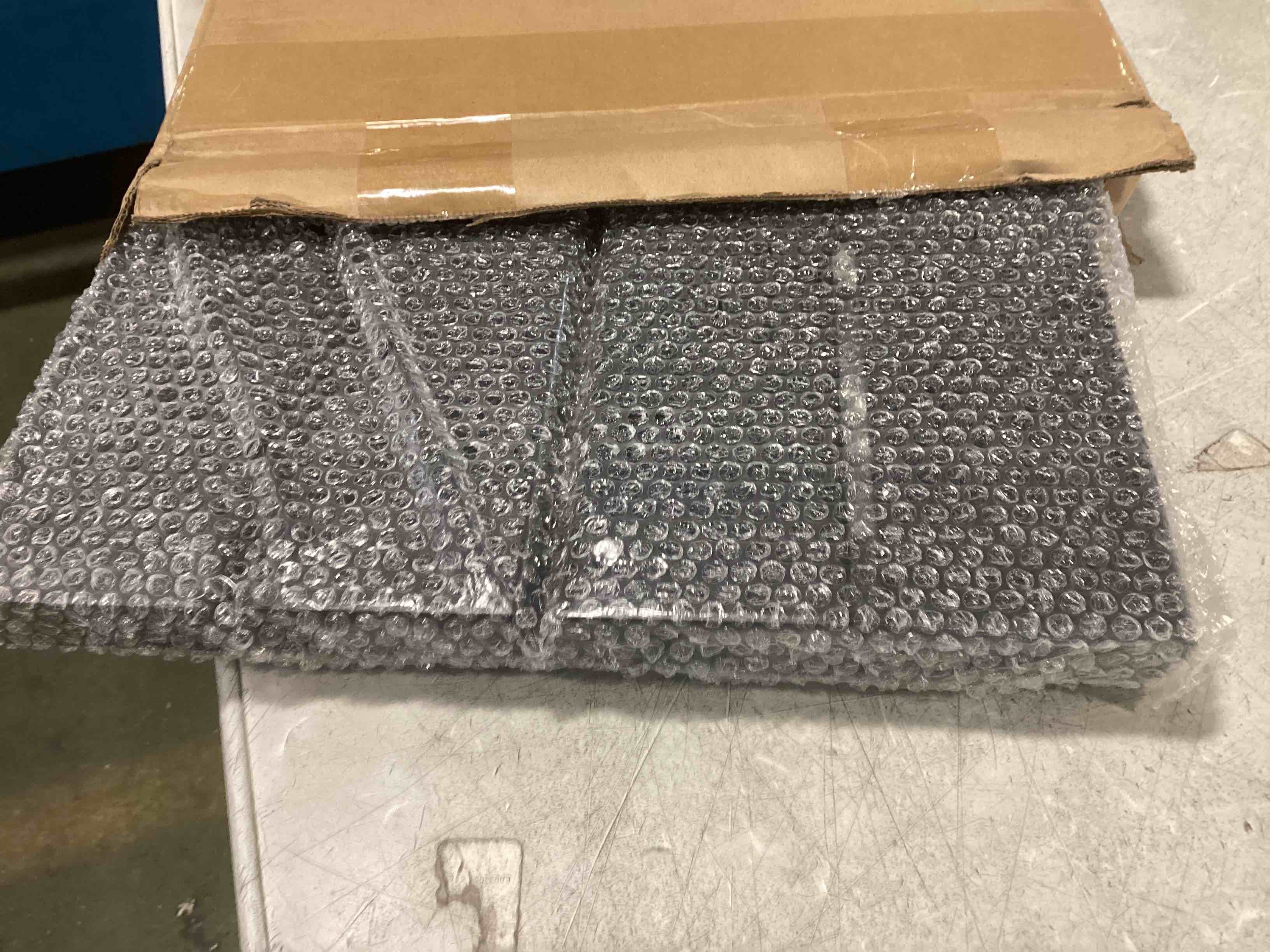 https://s3.amazonaws.com/lotting-images-prod/bidfta/TEA2248930_1745325936176.jpeg