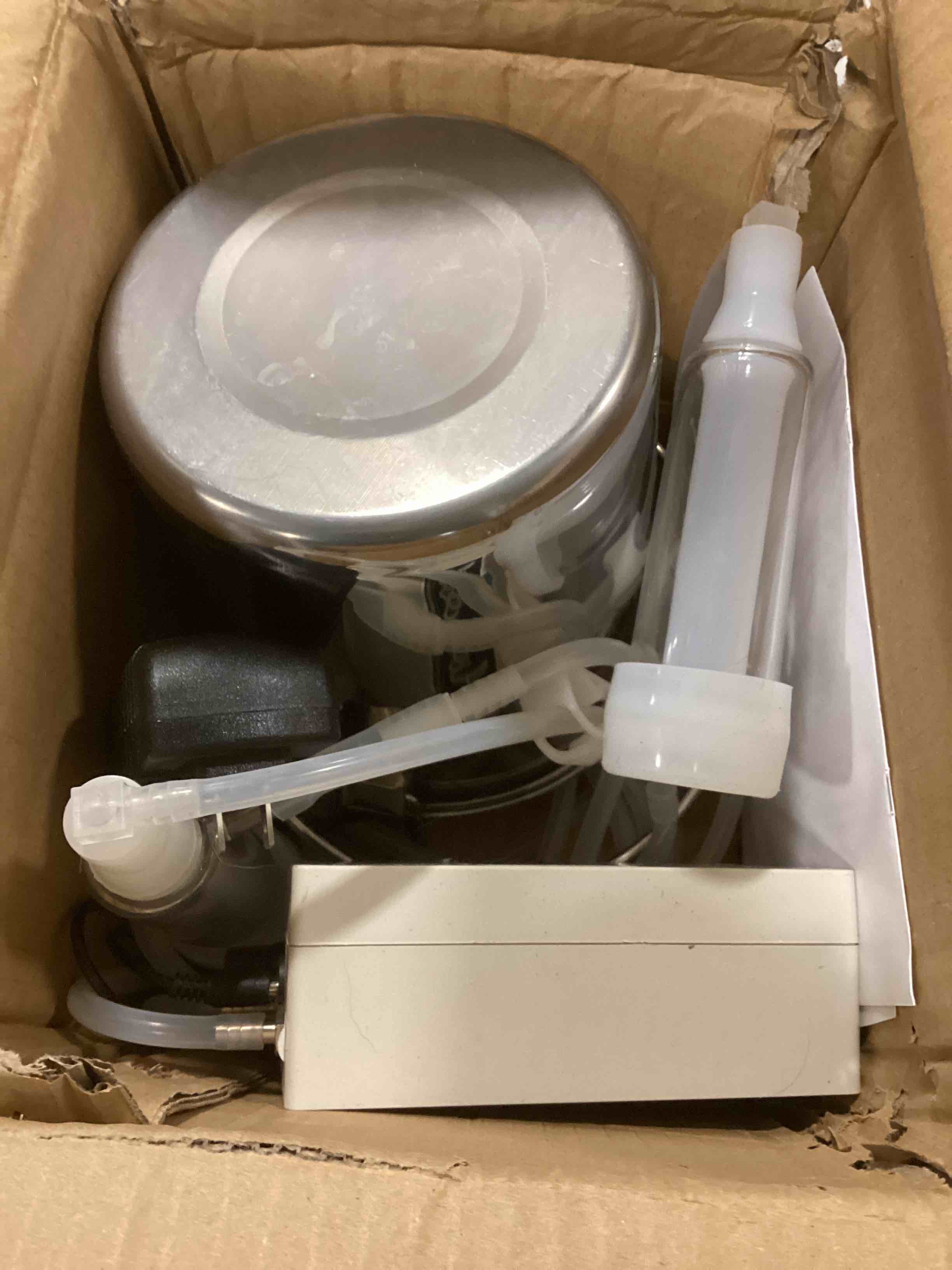 https://s3.amazonaws.com/lotting-images-prod/bidfta/TEA2249126_1745411565460.jpeg