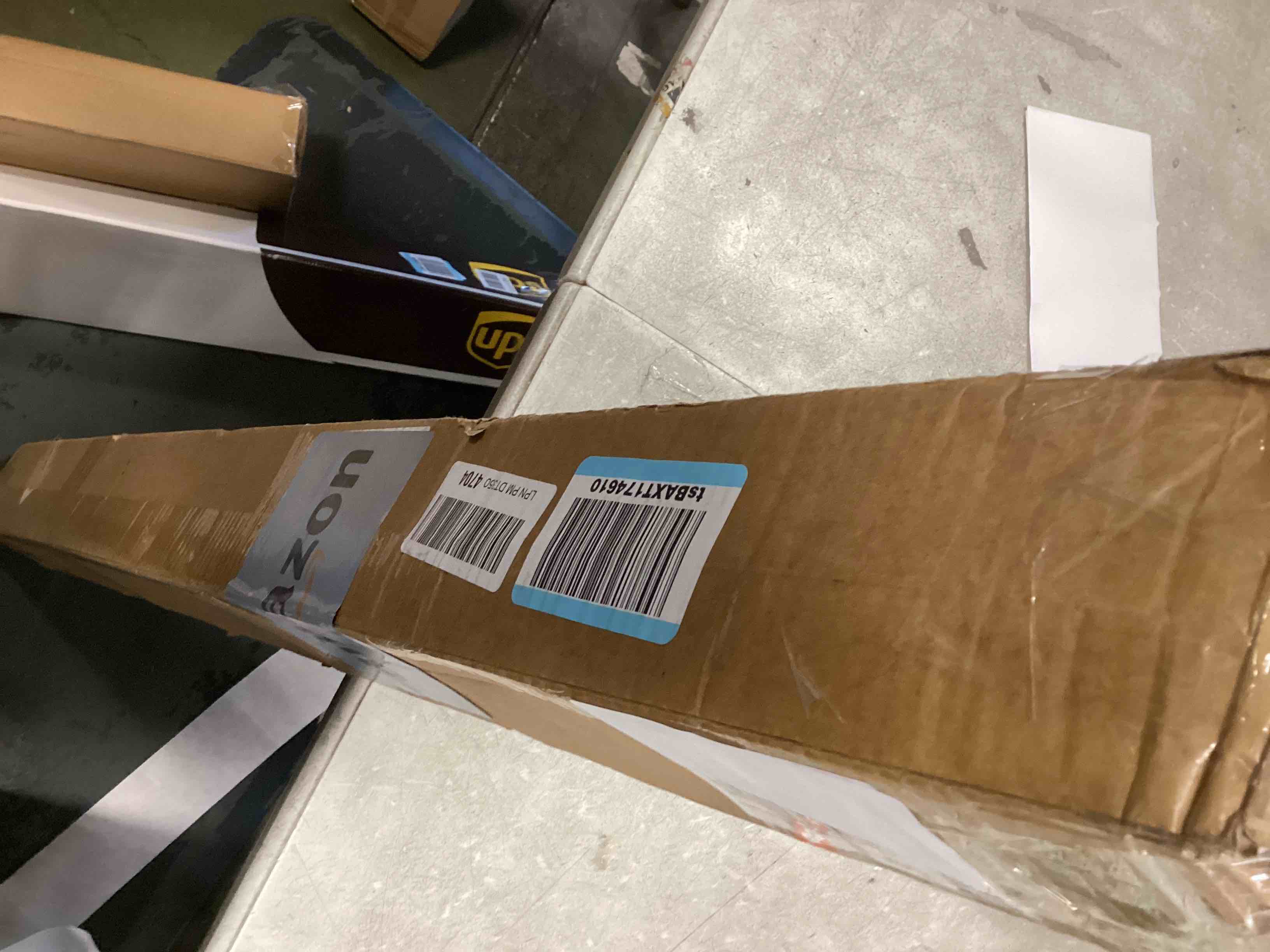 https://s3.amazonaws.com/lotting-images-prod/bidfta/TEA2249165_1745415298980.jpeg
