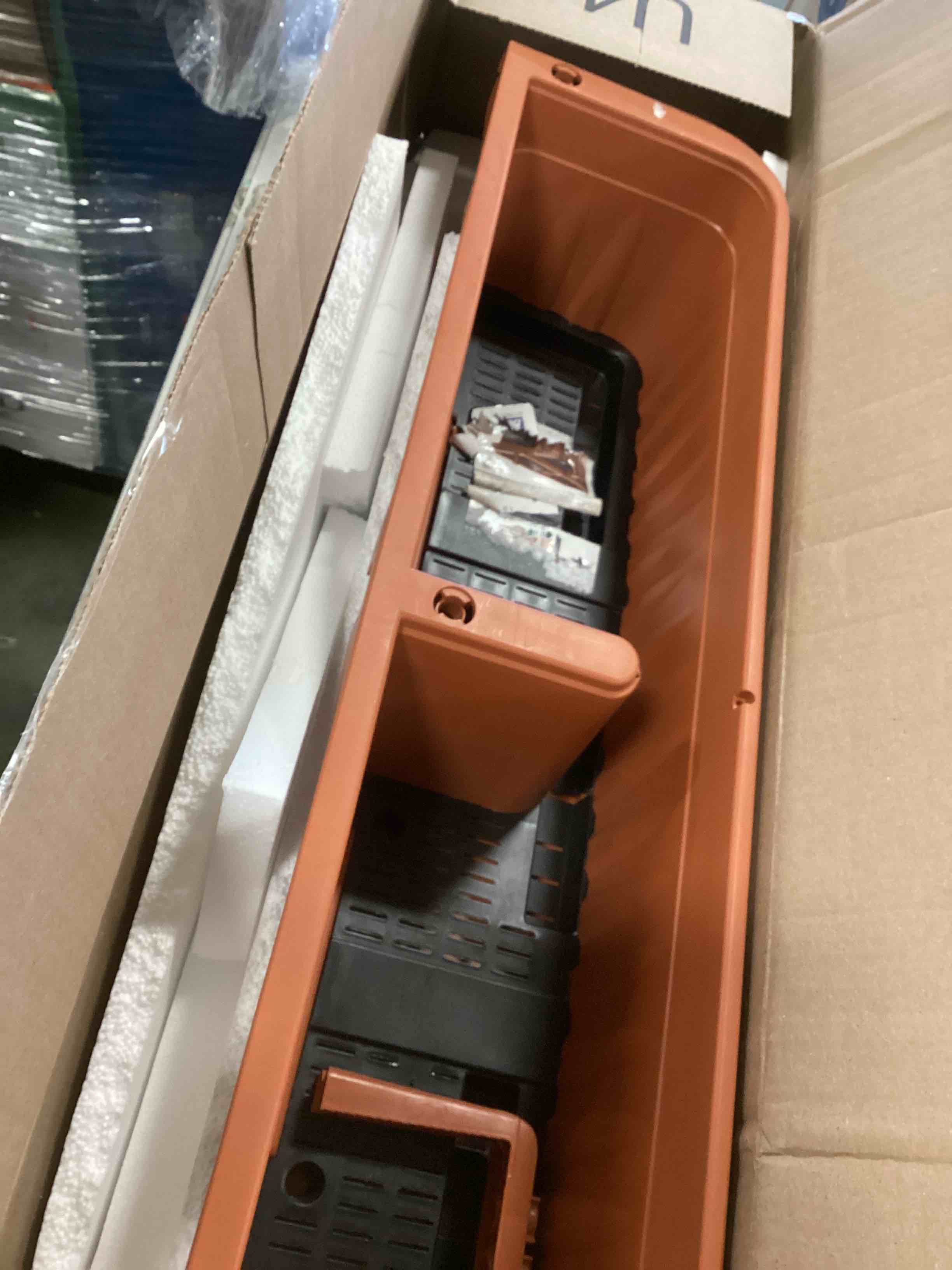 https://s3.amazonaws.com/lotting-images-prod/bidfta/TEA2249269_1745432184098.jpeg