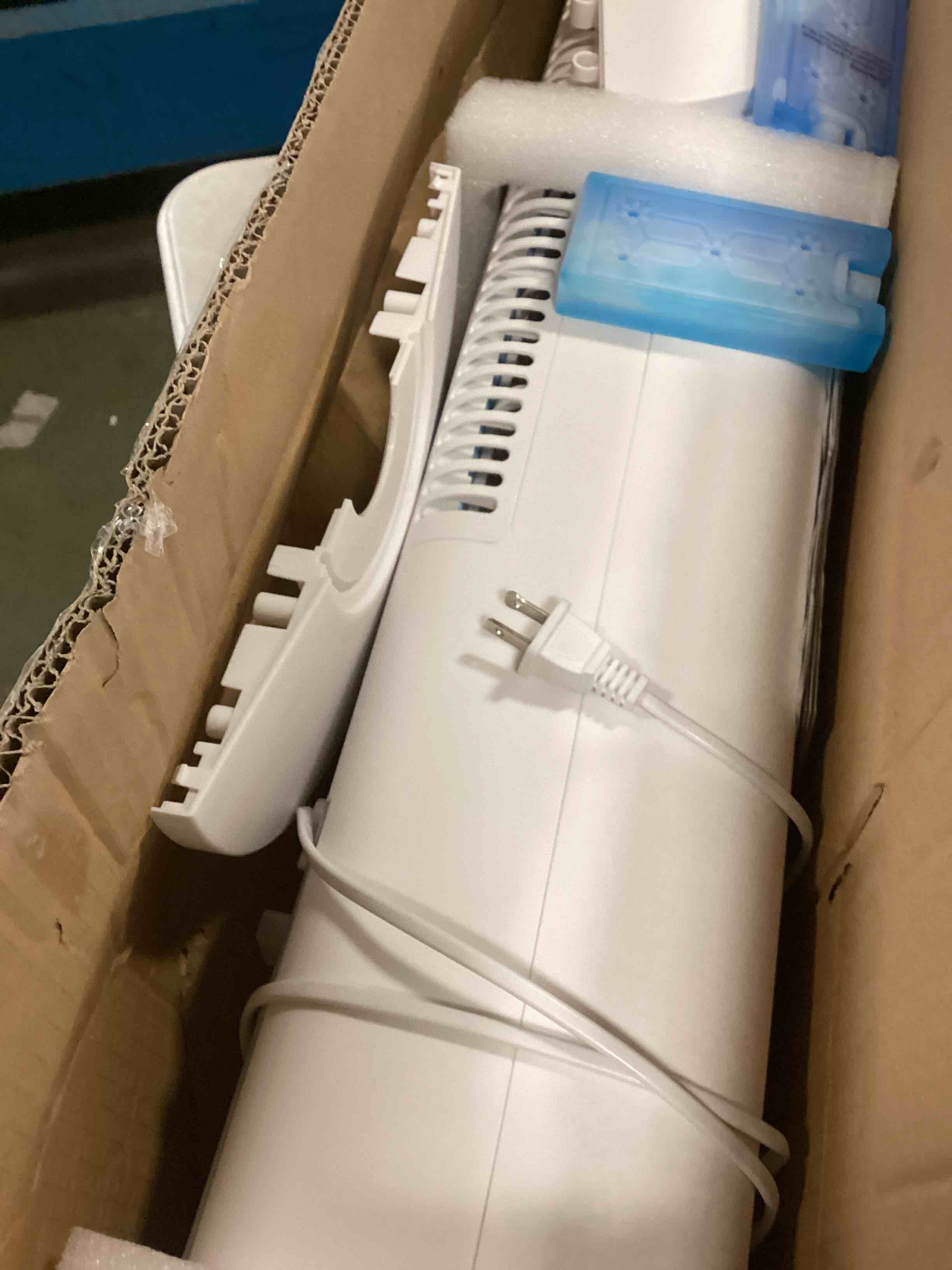 https://s3.amazonaws.com/lotting-images-prod/bidfta/TEA2249363_1745499327436.jpeg