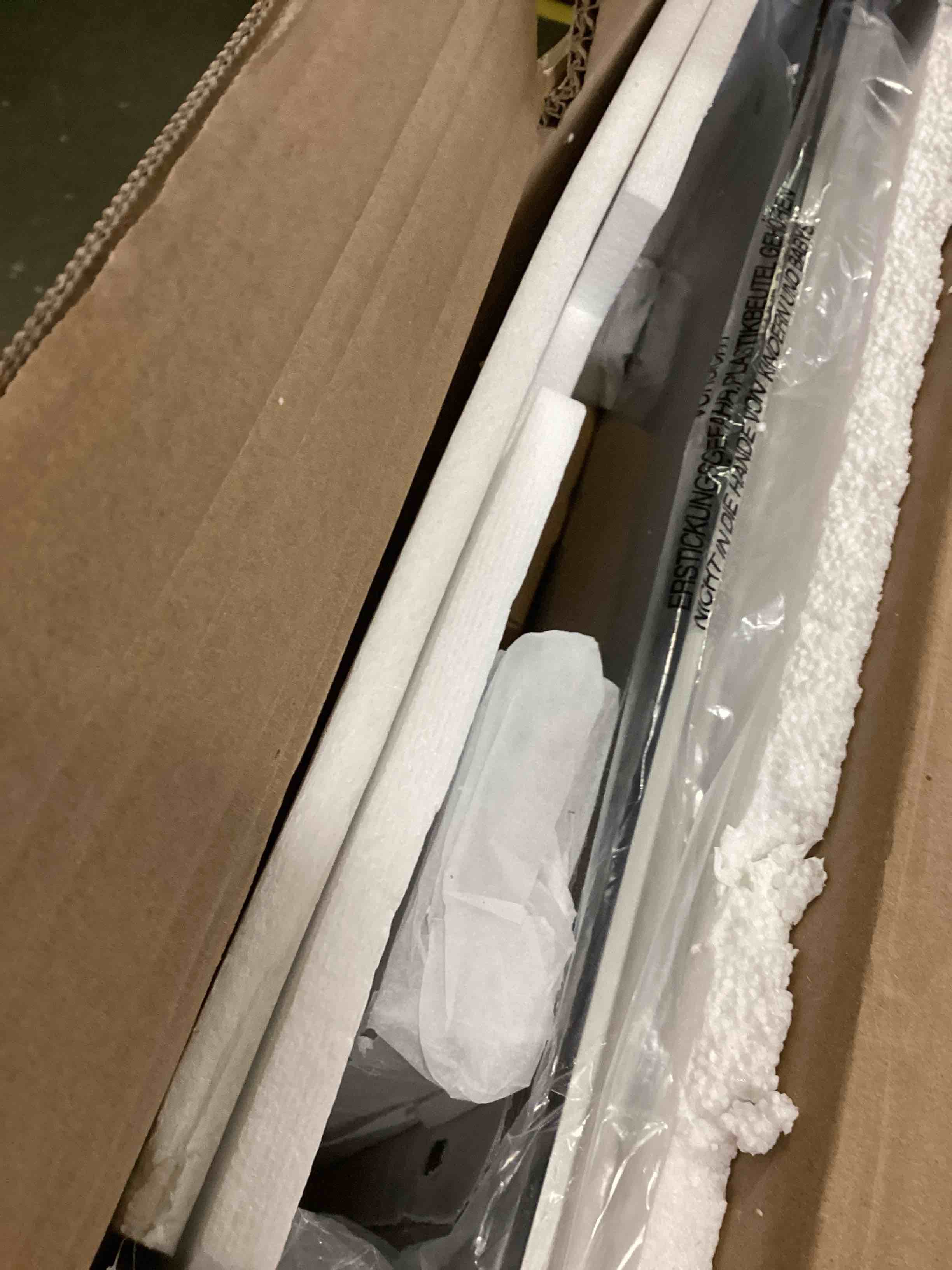 https://s3.amazonaws.com/lotting-images-prod/bidfta/TEA2249610_1745592351540.jpeg