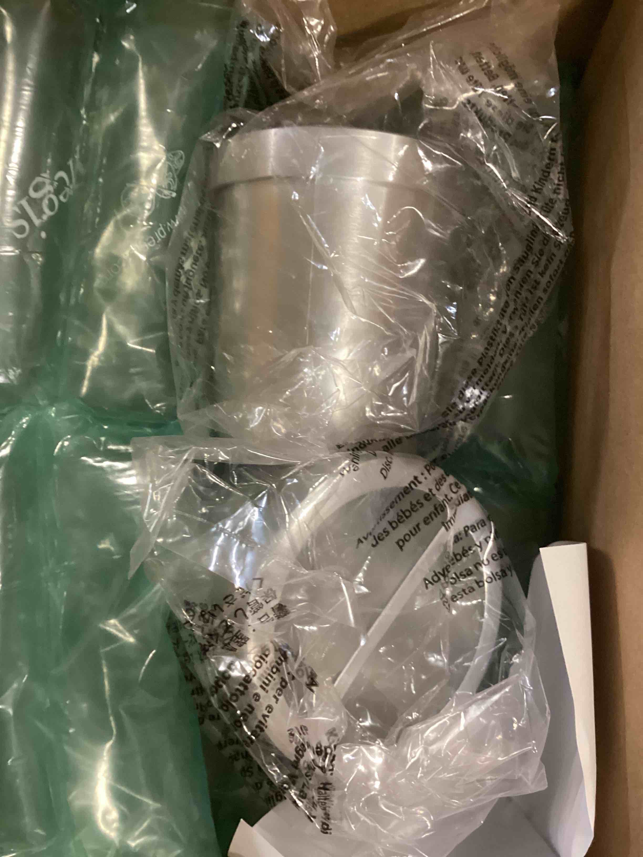 https://s3.amazonaws.com/lotting-images-prod/bidfta/TEA2249852_1745937228580.jpeg