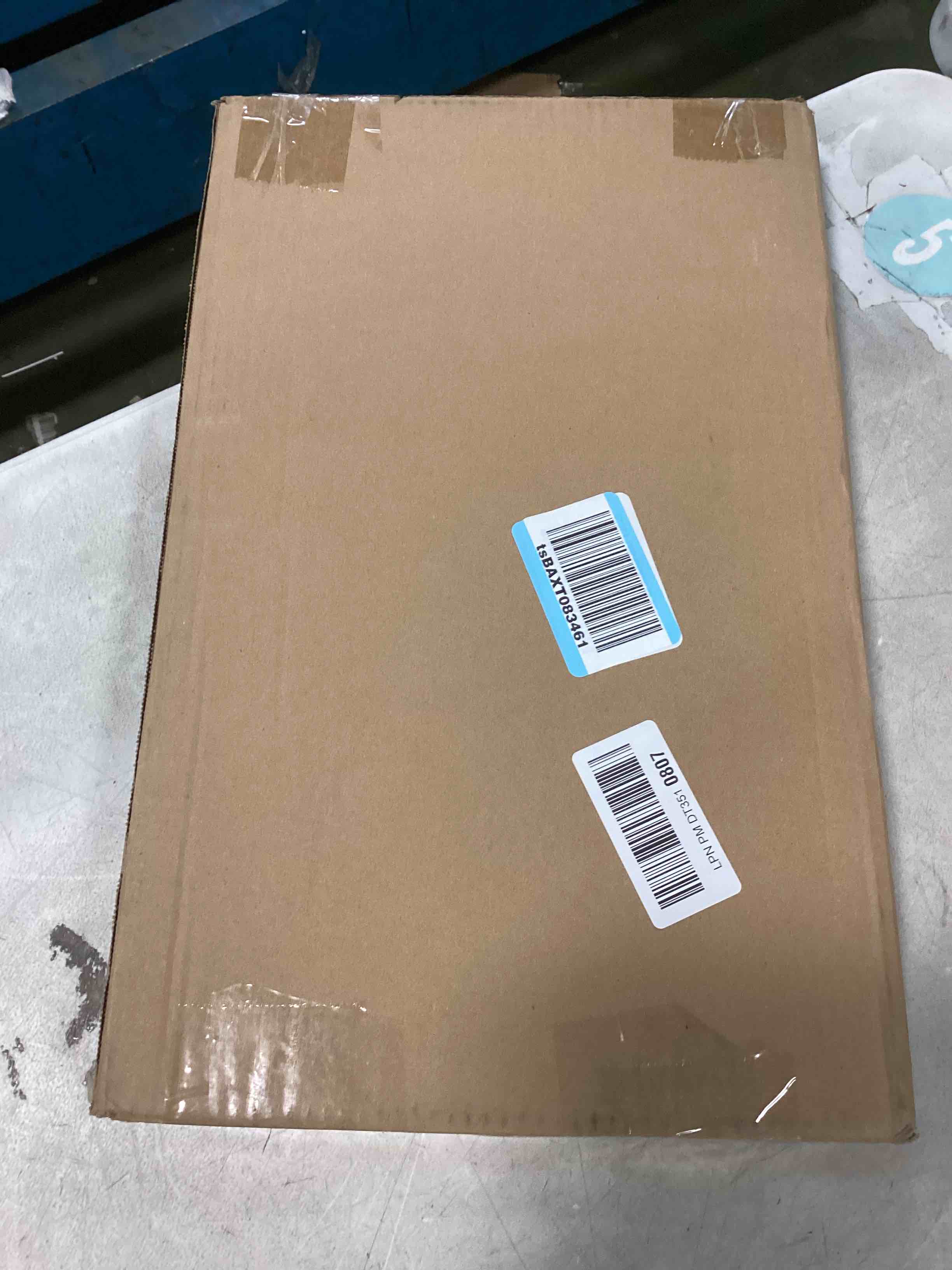 https://s3.amazonaws.com/lotting-images-prod/bidfta/TEA2250499_1746459330956.jpeg