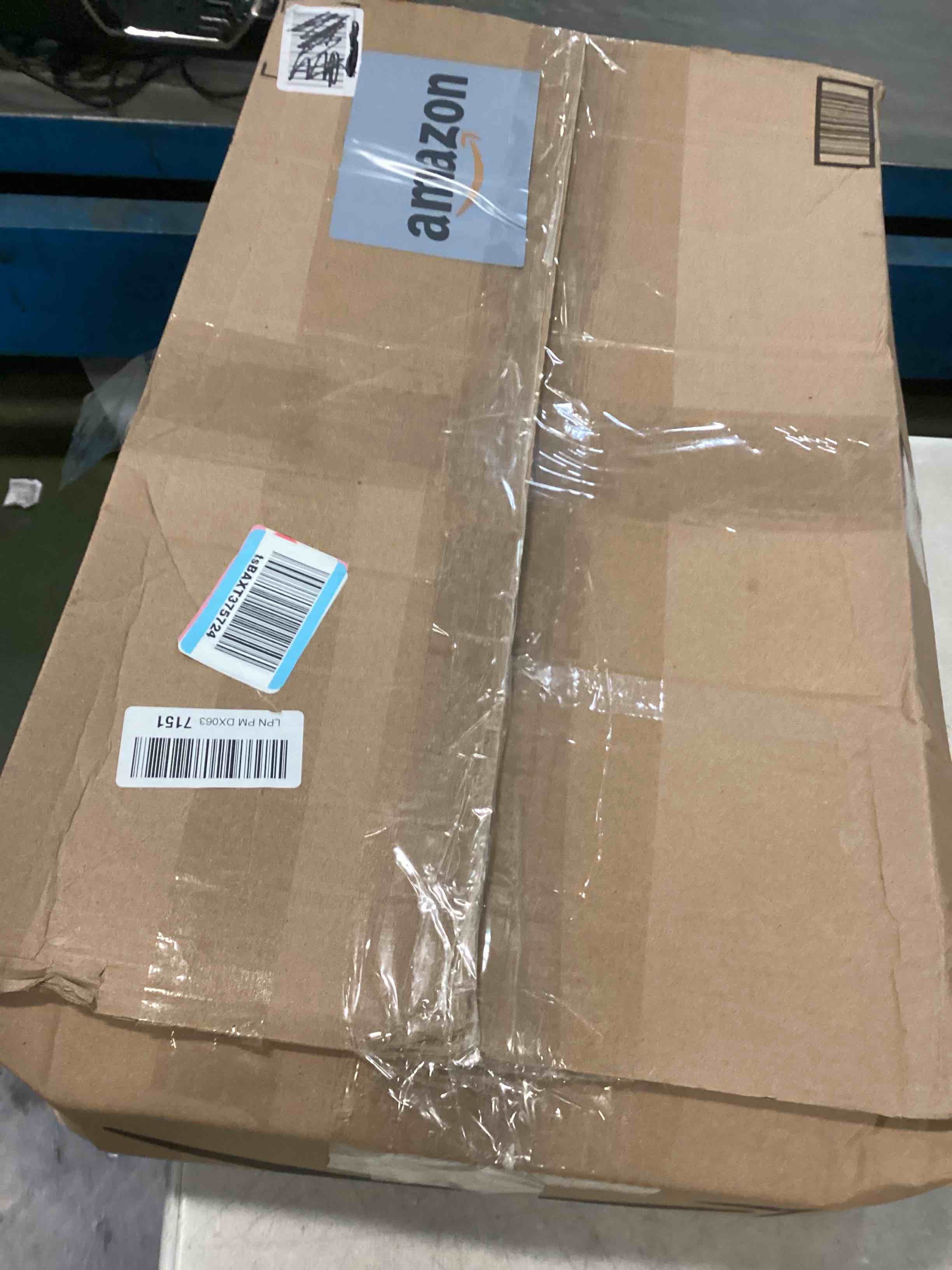 https://s3.amazonaws.com/lotting-images-prod/bidfta/TEA2250550_1746467332785.jpeg