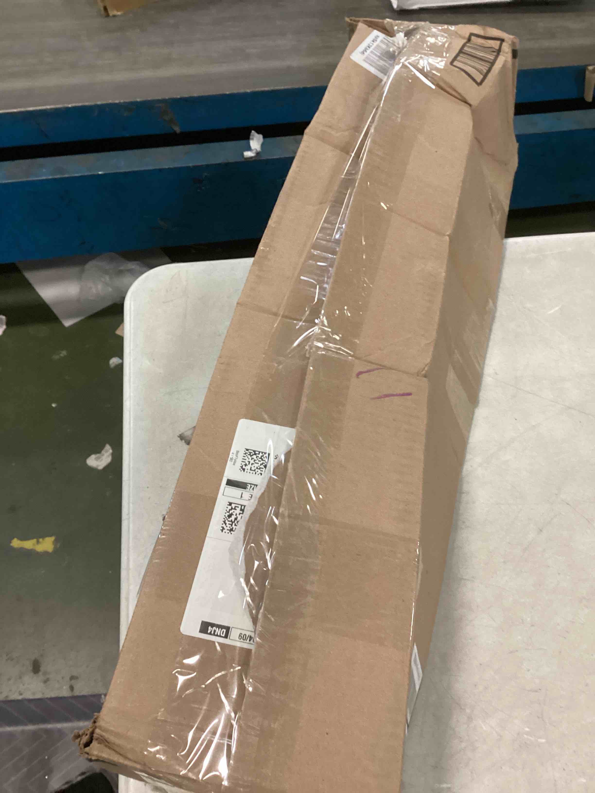 https://s3.amazonaws.com/lotting-images-prod/bidfta/TEA2250632_1746475693144.jpeg