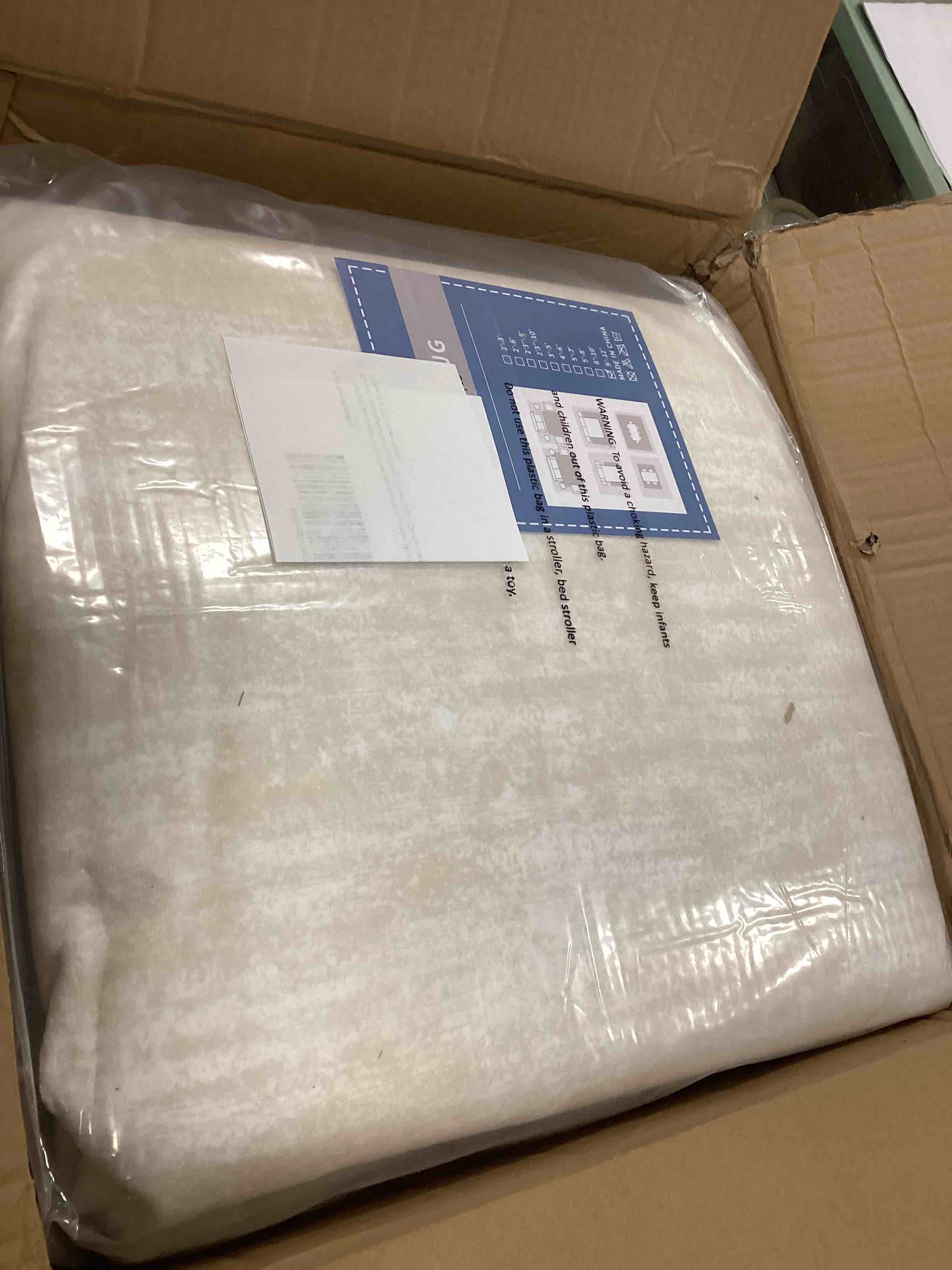https://s3.amazonaws.com/lotting-images-prod/bidfta/TEA2250699_1746543004240.jpeg