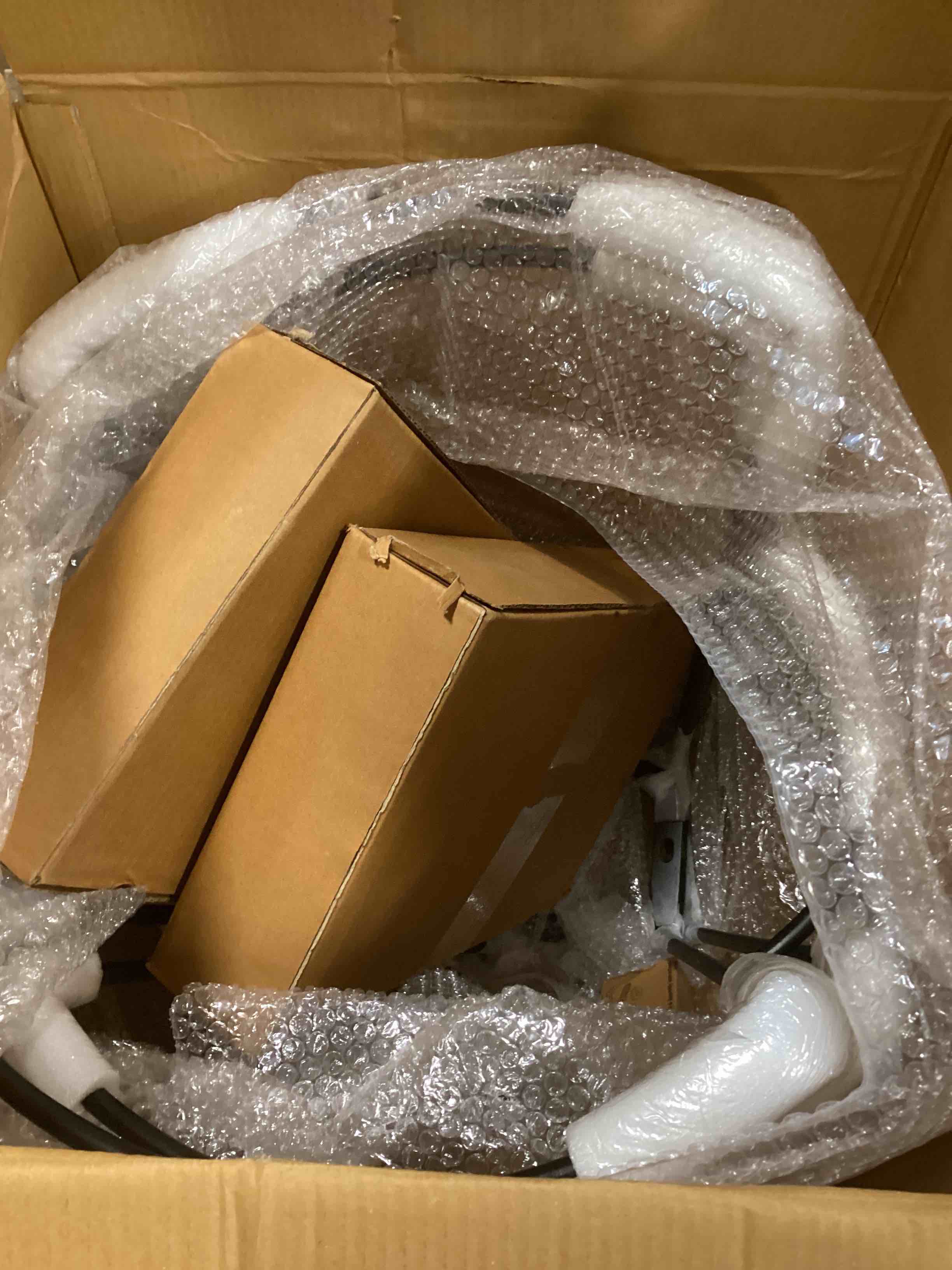 https://s3.amazonaws.com/lotting-images-prod/bidfta/TEA2250778_1746555239497.jpeg